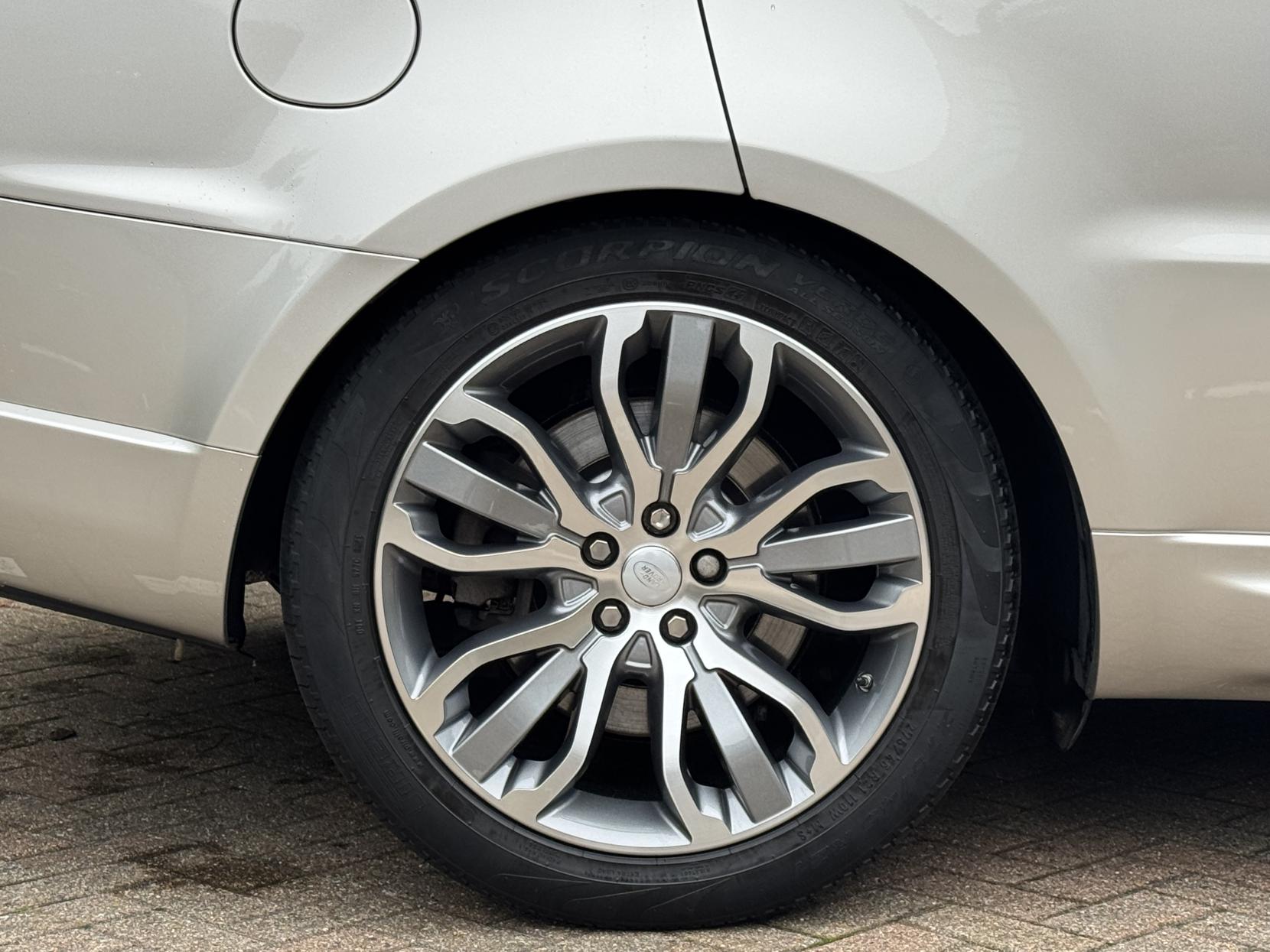 Land Rover Range Rover Sport 3.0 SD V6 HSE Dynamic SUV 5dr Diesel Auto 4WD Euro 6 (s/s) (306 ps)