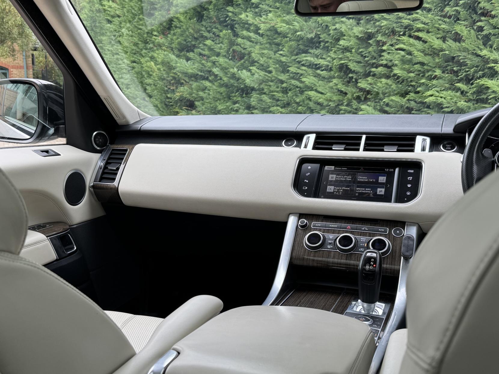 Land Rover Range Rover Sport 3.0 SD V6 HSE Dynamic SUV 5dr Diesel Auto 4WD Euro 6 (s/s) (306 ps)