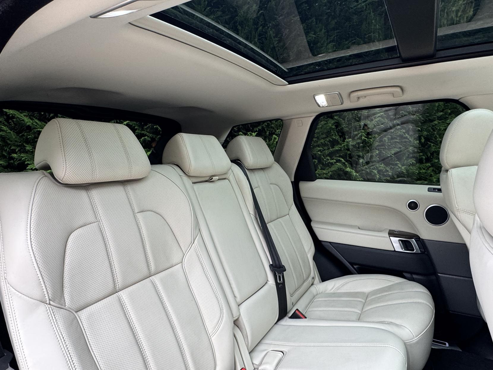 Land Rover Range Rover Sport 3.0 SD V6 HSE Dynamic SUV 5dr Diesel Auto 4WD Euro 6 (s/s) (306 ps)