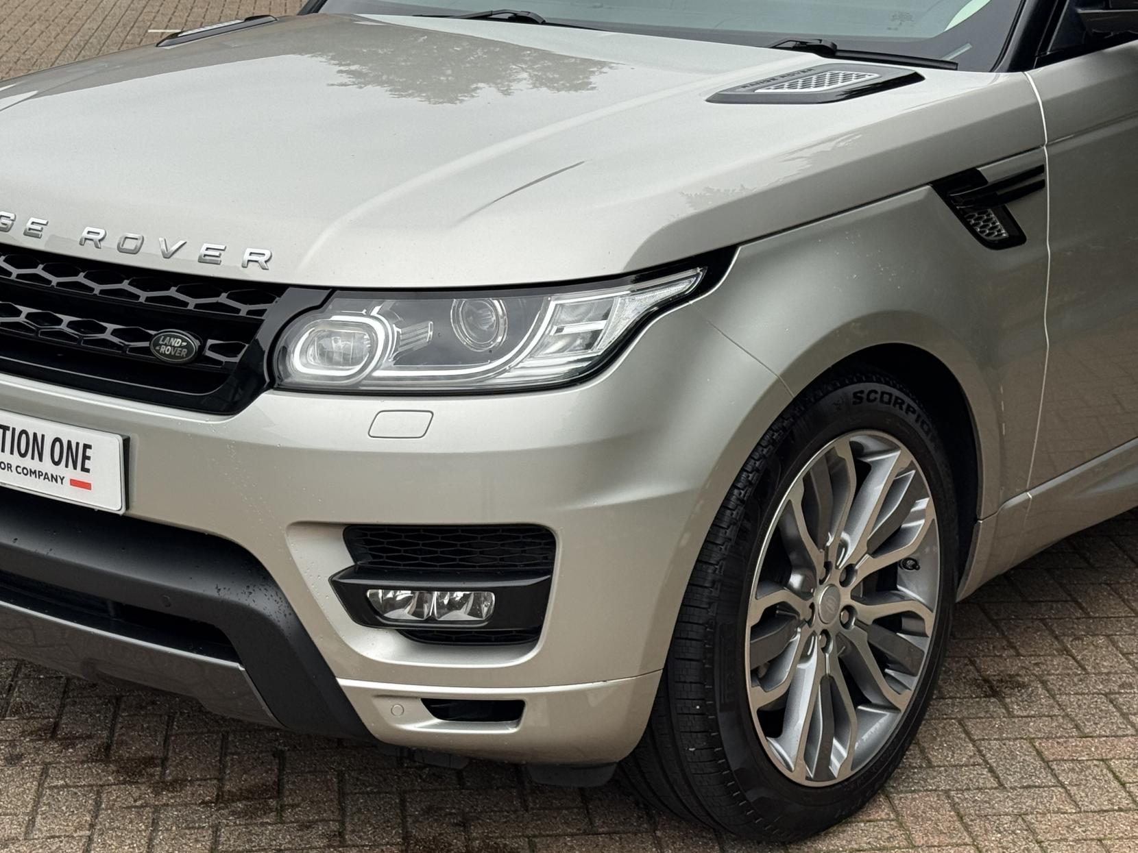 Land Rover Range Rover Sport 3.0 SD V6 HSE Dynamic SUV 5dr Diesel Auto 4WD Euro 6 (s/s) (306 ps)