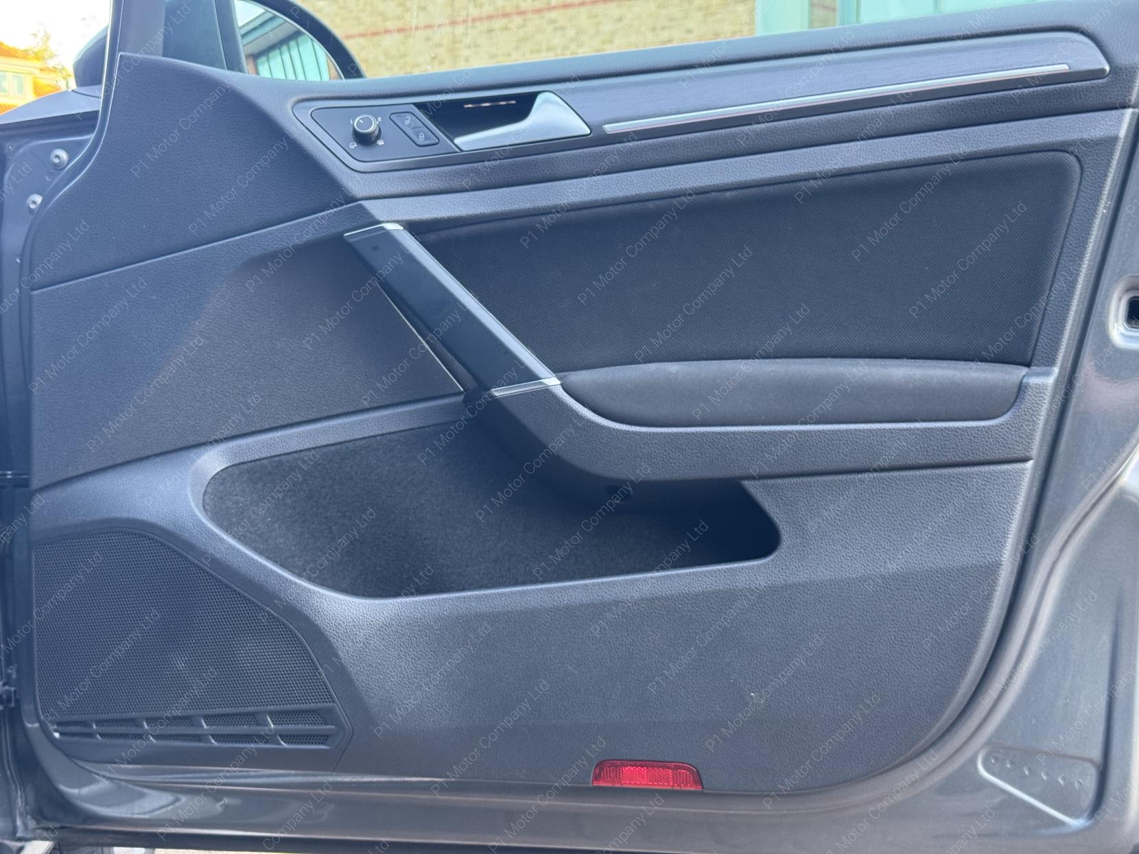 Volkswagen Golf 2.0 TSI GPF GTI Performance Hatchback 5dr Petrol DSG Euro 6 (s/s) (245 ps)