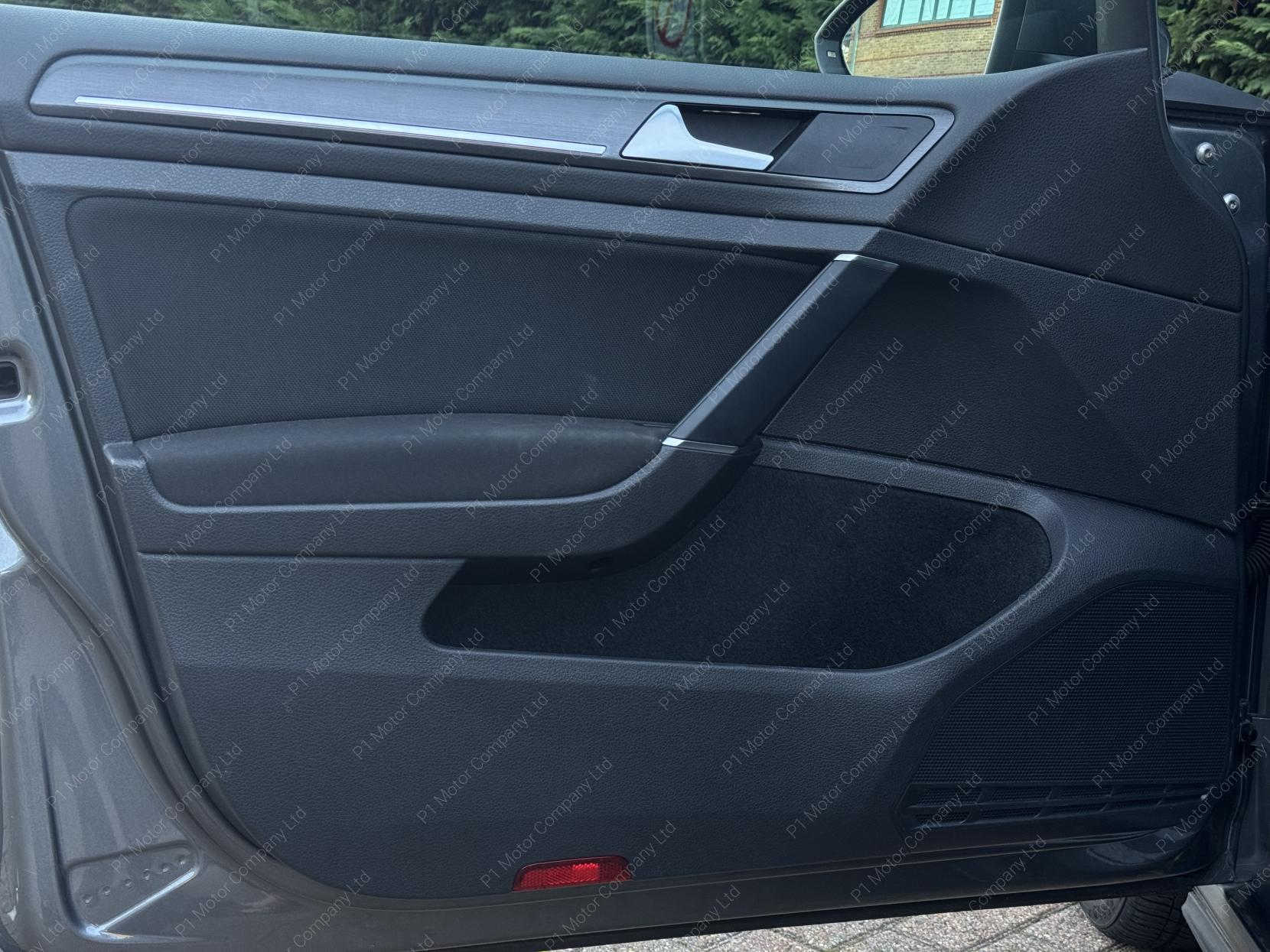 Volkswagen Golf 2.0 TSI GPF GTI Performance Hatchback 5dr Petrol DSG Euro 6 (s/s) (245 ps)