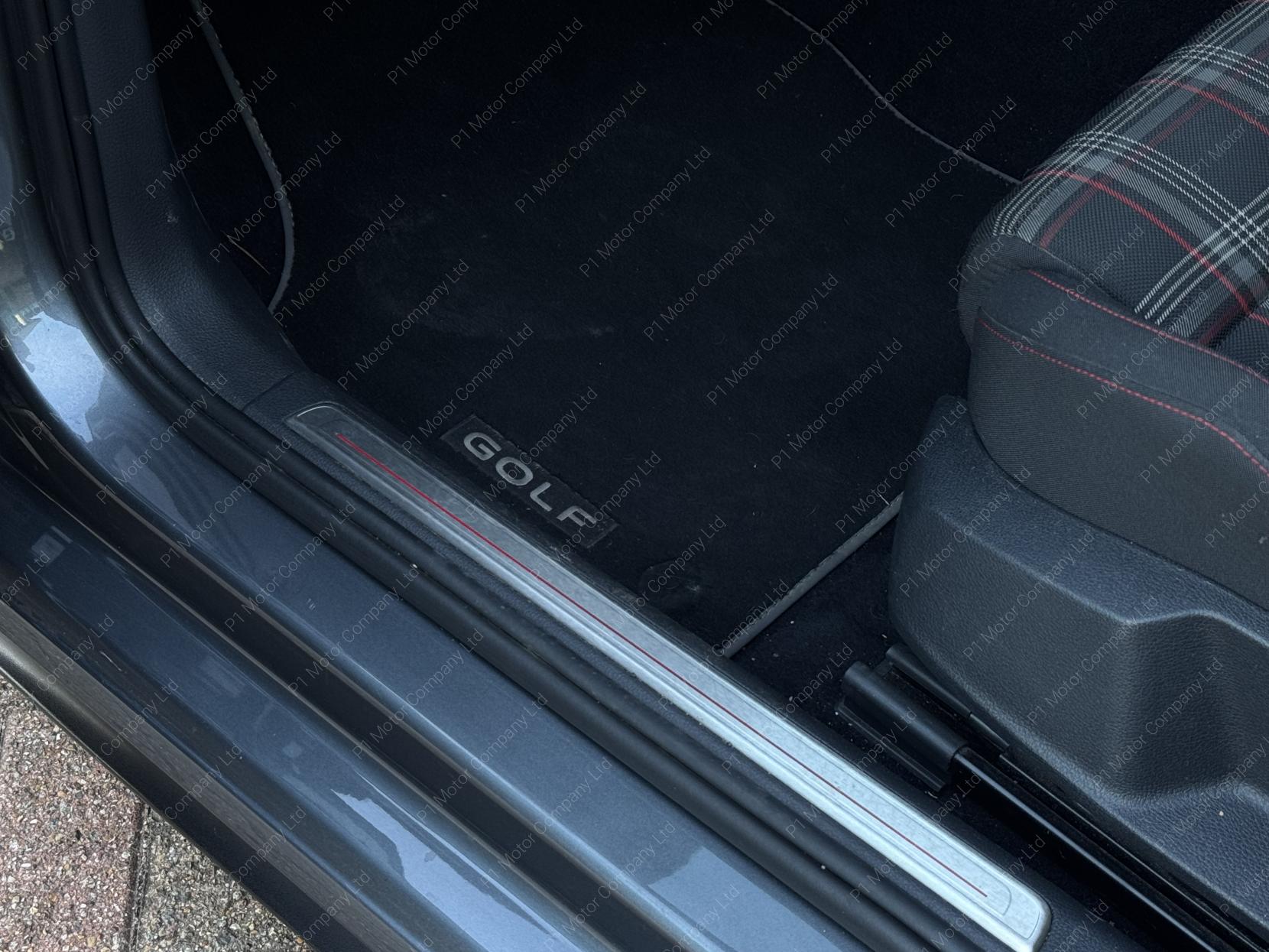 Volkswagen Golf 2.0 TSI GPF GTI Performance Hatchback 5dr Petrol DSG Euro 6 (s/s) (245 ps)