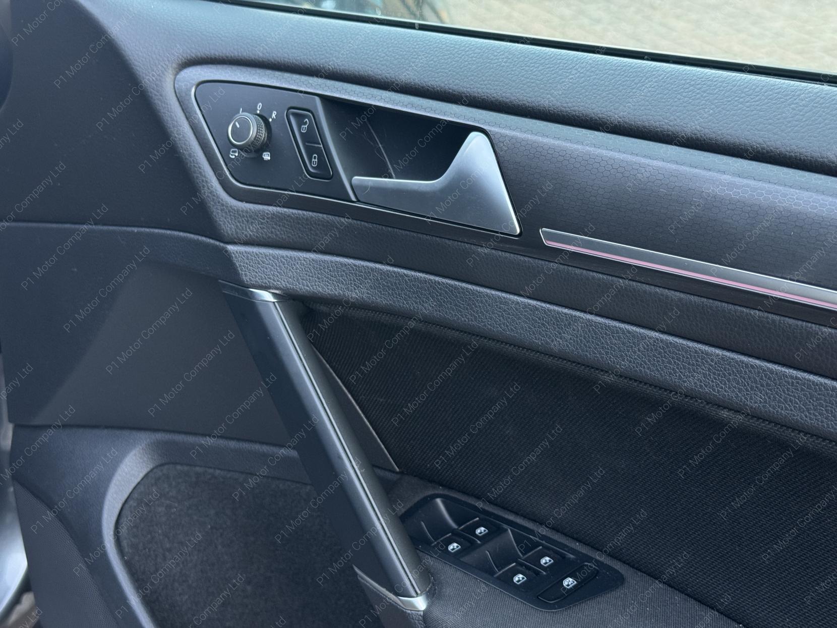 Volkswagen Golf 2.0 TSI GPF GTI Performance Hatchback 5dr Petrol DSG Euro 6 (s/s) (245 ps)