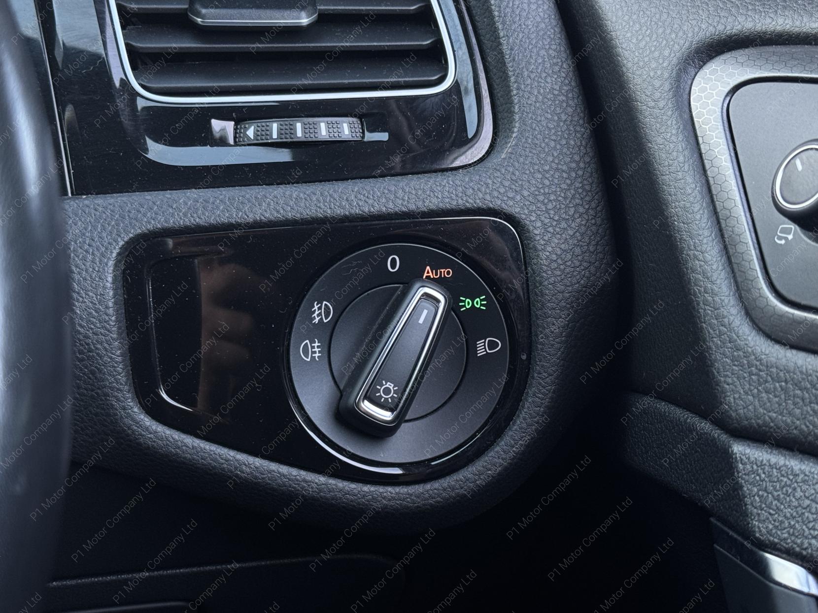 Volkswagen Golf 2.0 TSI GPF GTI Performance Hatchback 5dr Petrol DSG Euro 6 (s/s) (245 ps)