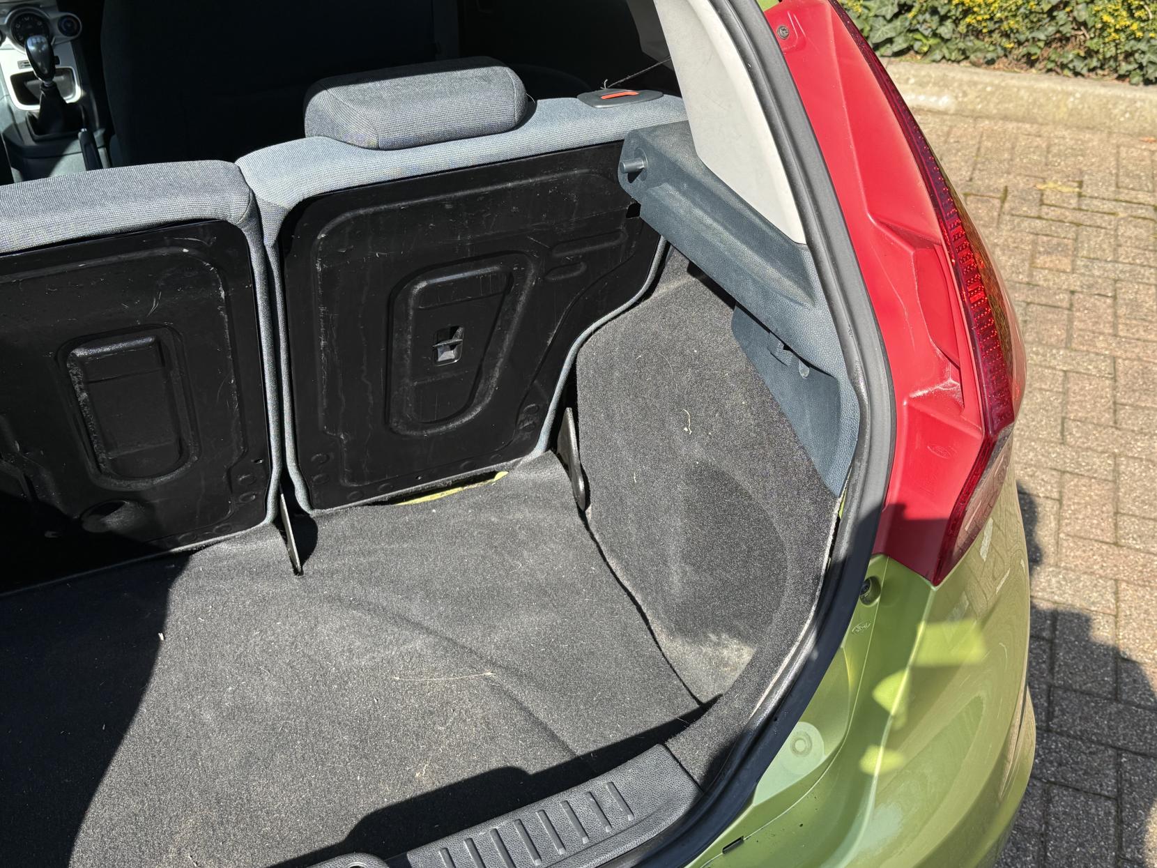 Ford Fiesta 1.25 Zetec Hatchback 5dr Petrol Manual (133 g/km, 81 bhp)