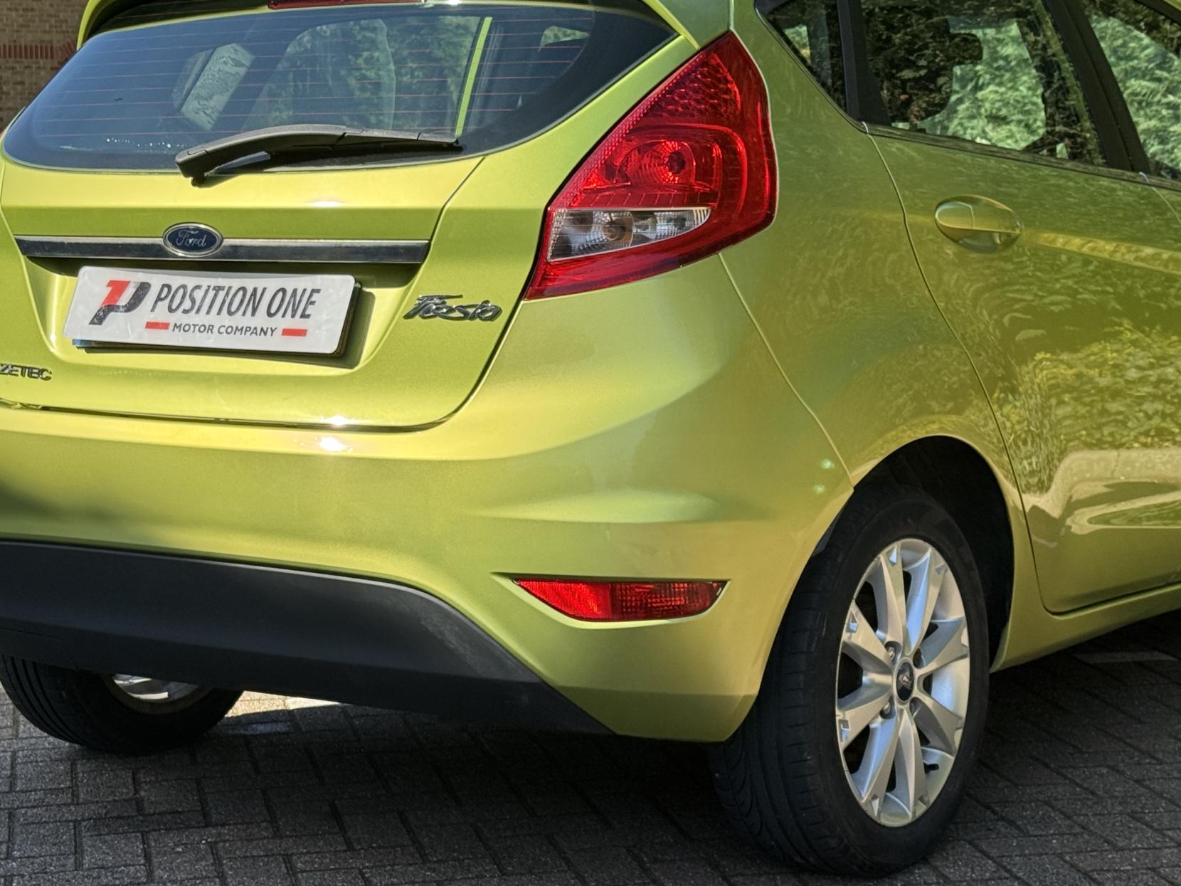 Ford Fiesta 1.25 Zetec Hatchback 5dr Petrol Manual (133 g/km, 81 bhp)