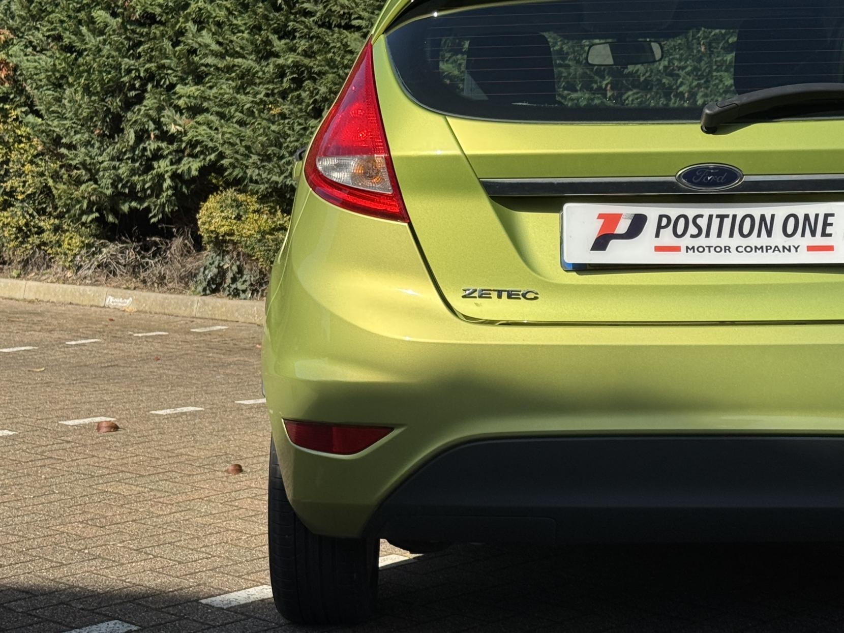 Ford Fiesta 1.25 Zetec Hatchback 5dr Petrol Manual (133 g/km, 81 bhp)