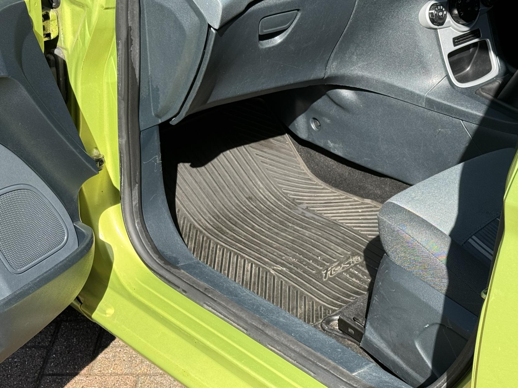 Ford Fiesta 1.25 Zetec Hatchback 5dr Petrol Manual (133 g/km, 81 bhp)