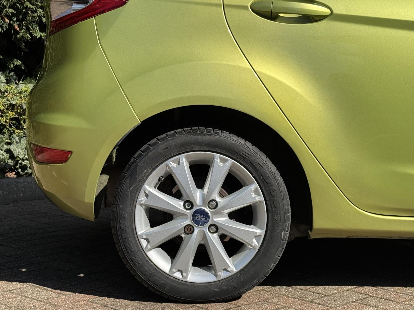 Ford Fiesta 1.25 Zetec Hatchback 5dr Petrol Manual (133 g/km, 81 bhp)