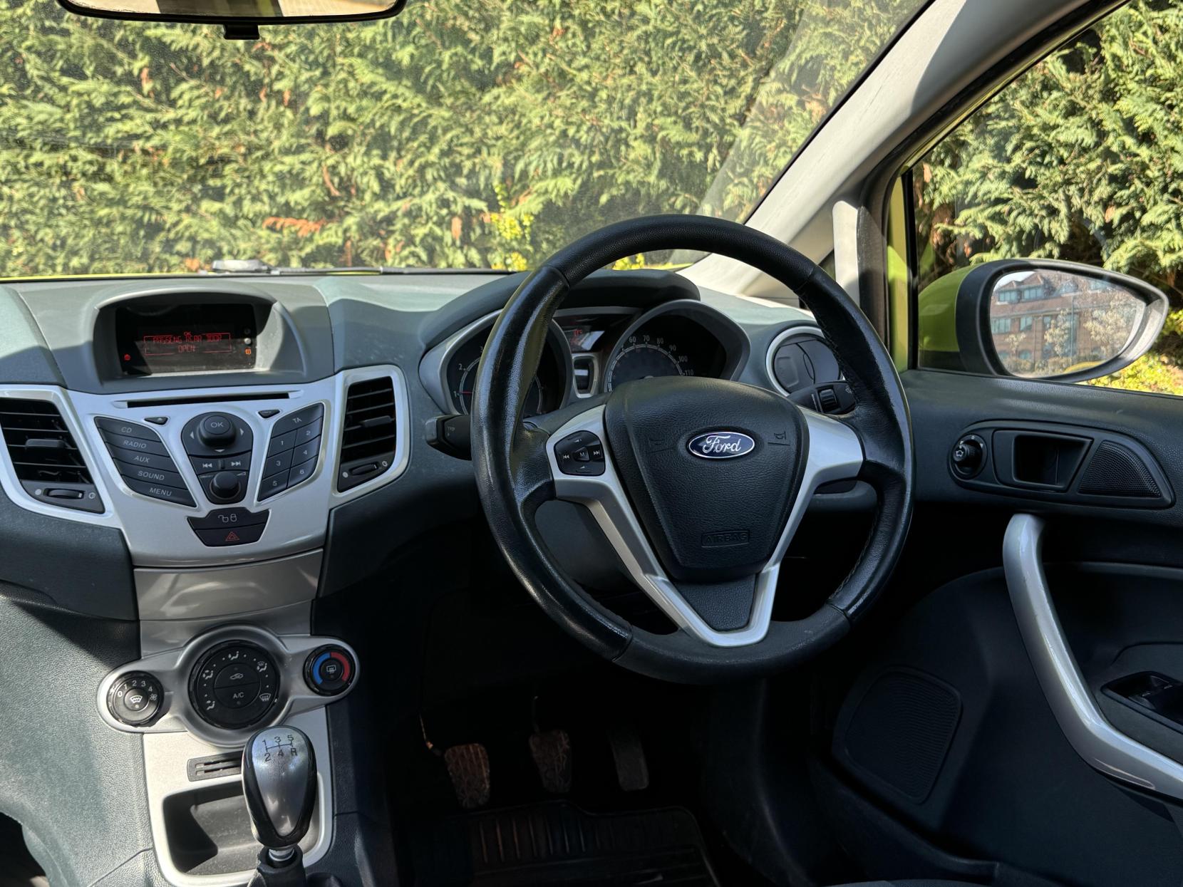 Ford Fiesta 1.25 Zetec Hatchback 5dr Petrol Manual (133 g/km, 81 bhp)