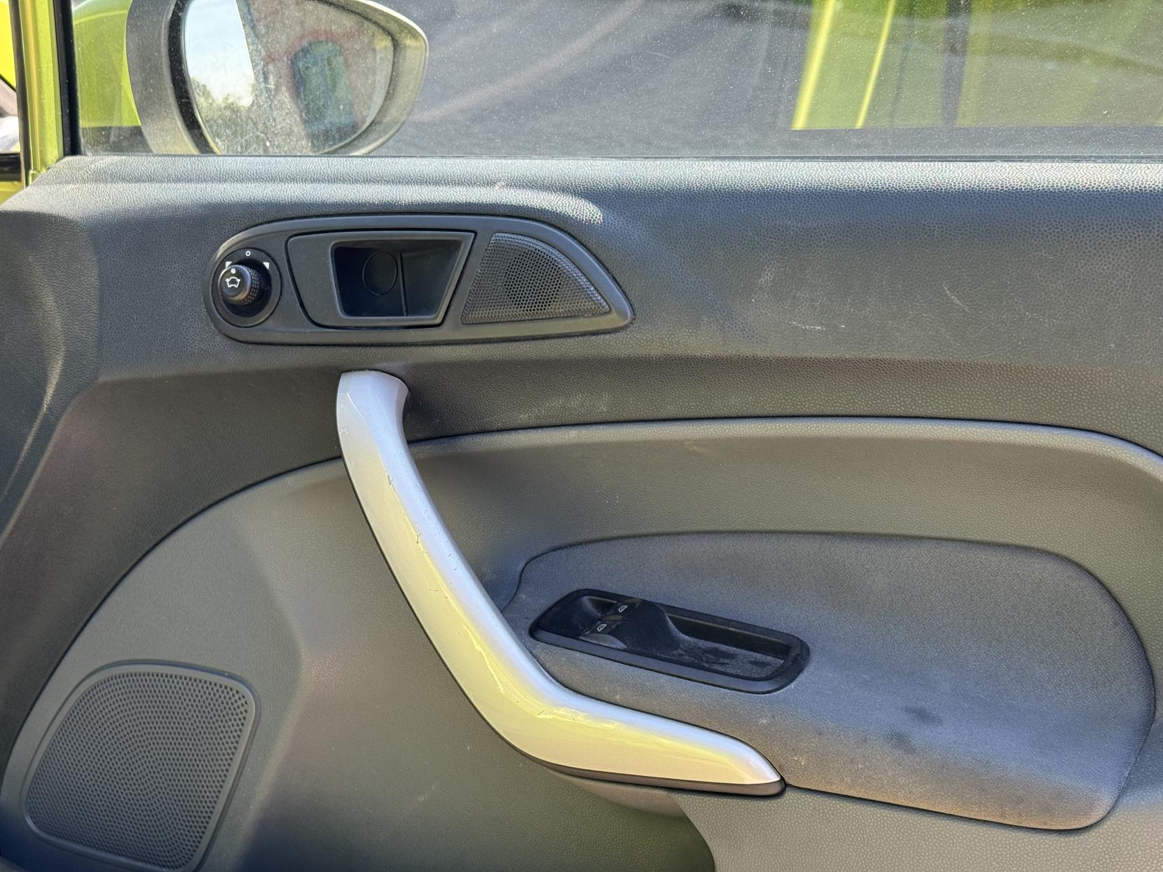 Ford Fiesta 1.25 Zetec Hatchback 5dr Petrol Manual (133 g/km, 81 bhp)