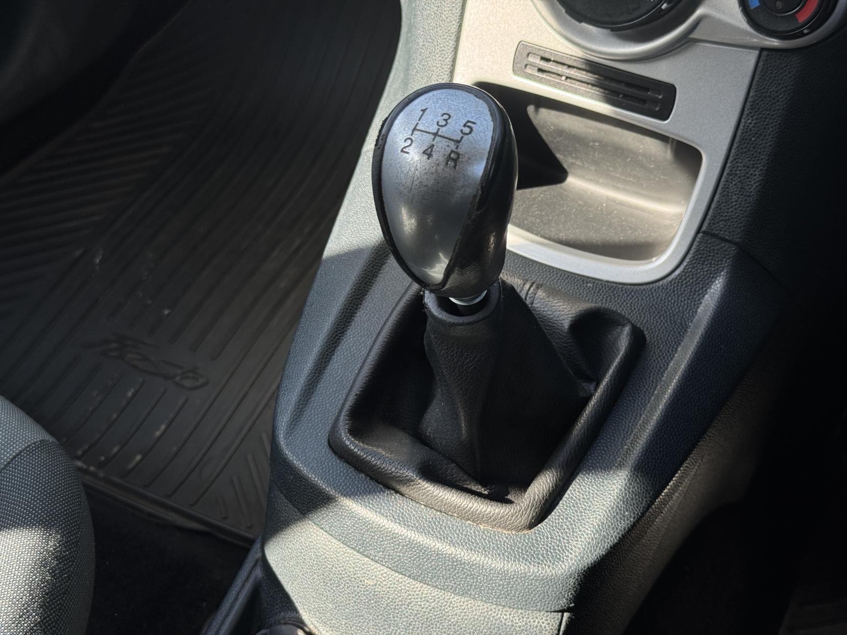 Ford Fiesta 1.25 Zetec Hatchback 5dr Petrol Manual (133 g/km, 81 bhp)