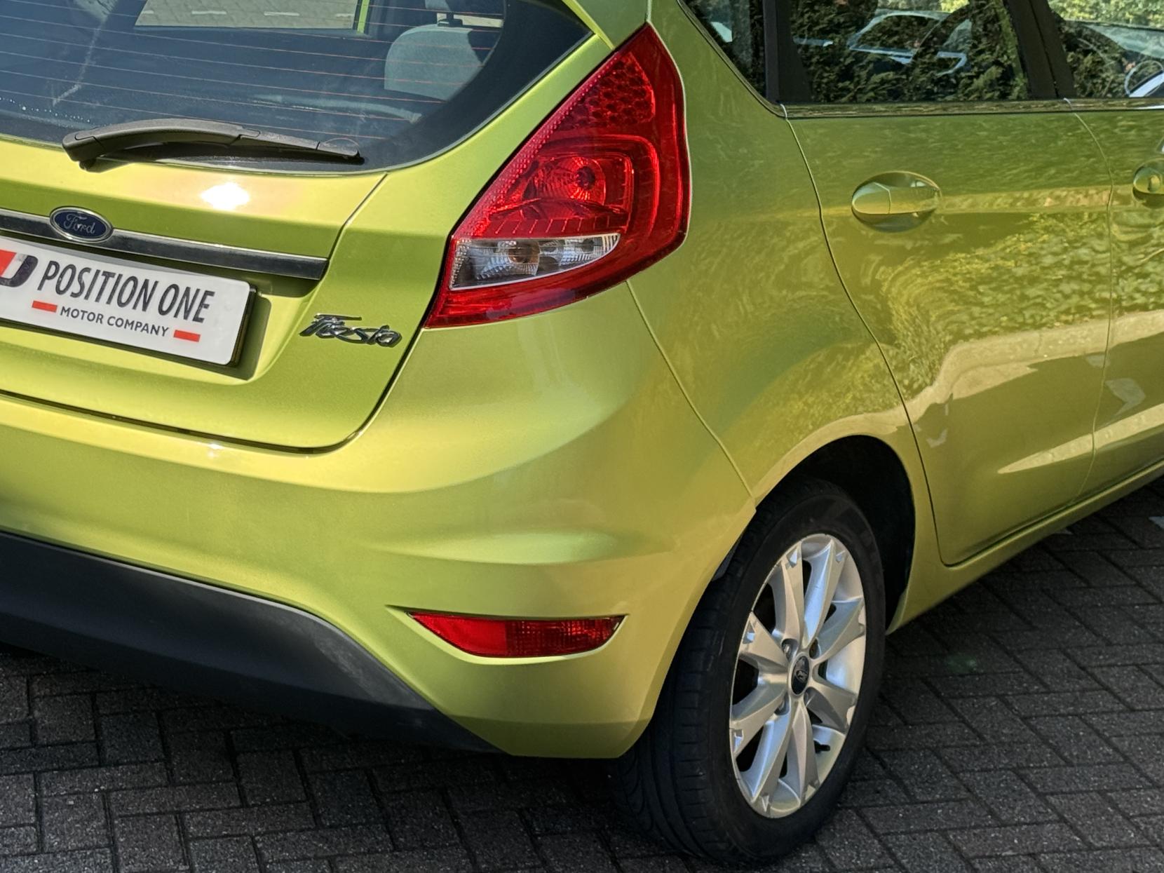 Ford Fiesta 1.25 Zetec Hatchback 5dr Petrol Manual (133 g/km, 81 bhp)