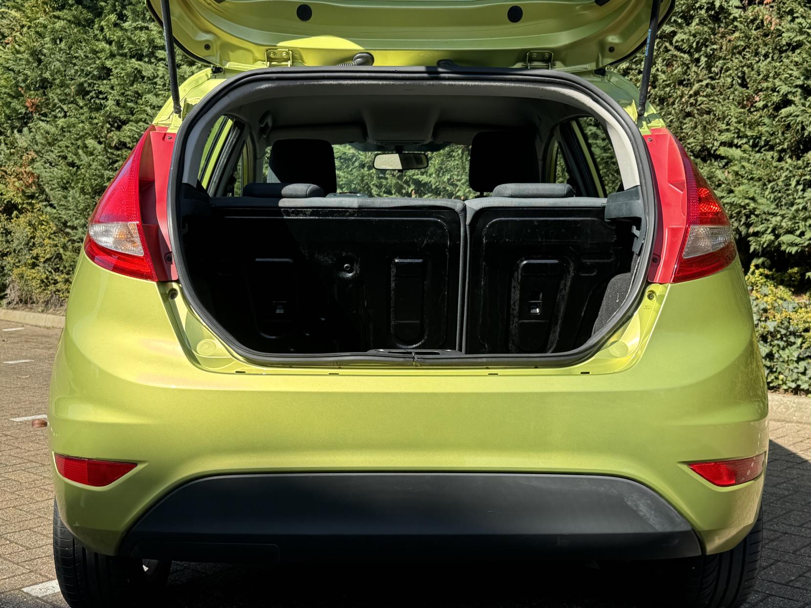 Ford Fiesta 1.25 Zetec Hatchback 5dr Petrol Manual (133 g/km, 81 bhp)