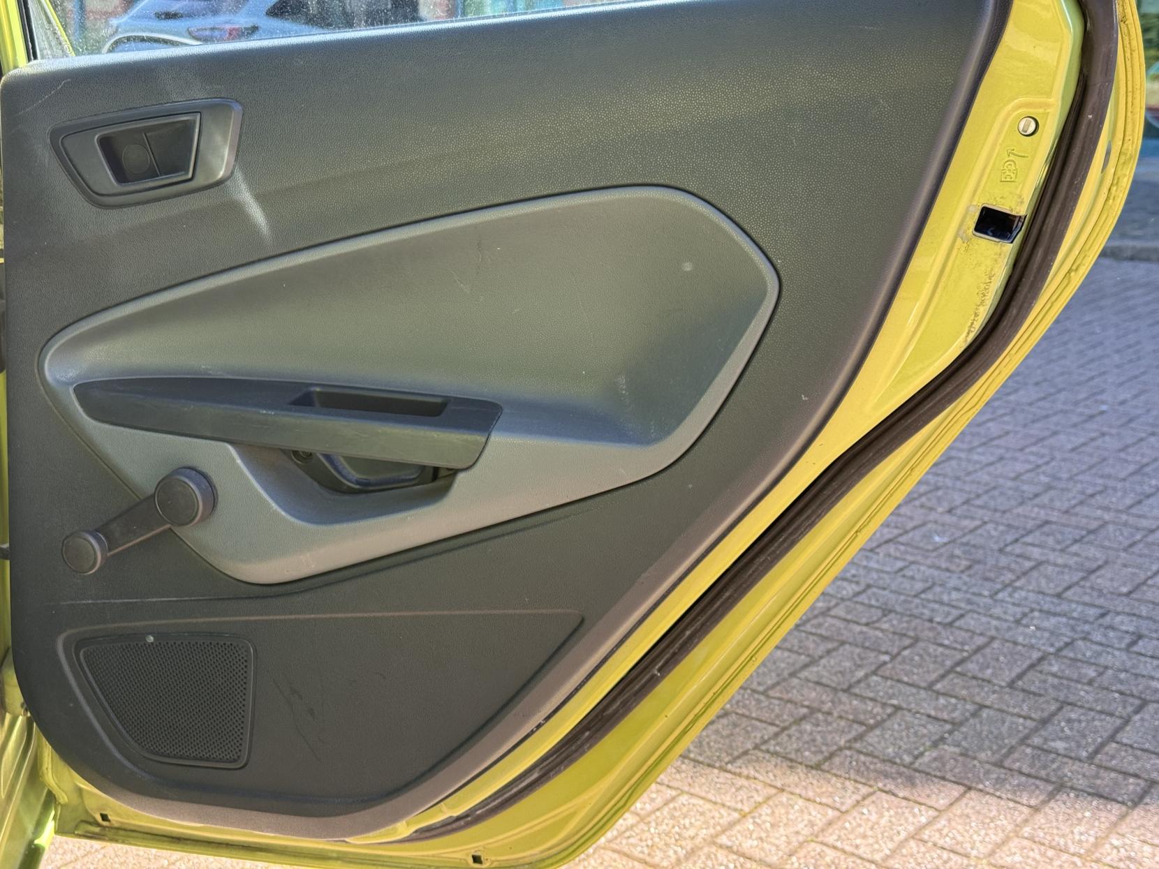 Ford Fiesta 1.25 Zetec Hatchback 5dr Petrol Manual (133 g/km, 81 bhp)