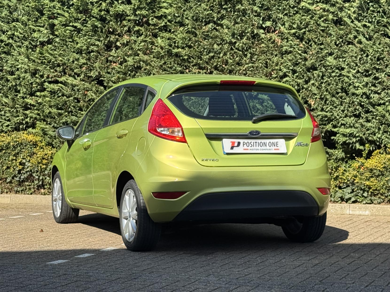 Ford Fiesta 1.25 Zetec Hatchback 5dr Petrol Manual (133 g/km, 81 bhp)