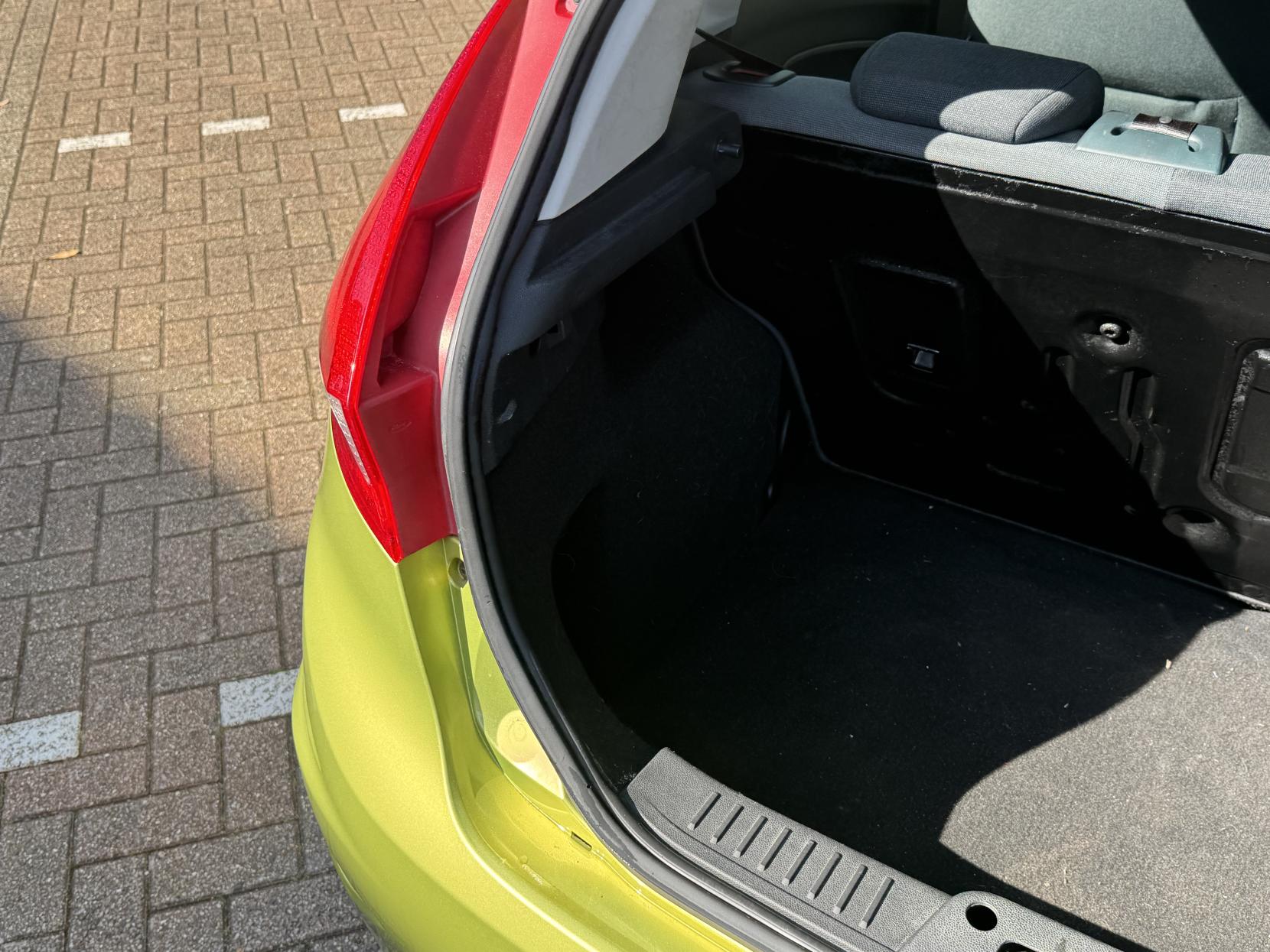 Ford Fiesta 1.25 Zetec Hatchback 5dr Petrol Manual (133 g/km, 81 bhp)