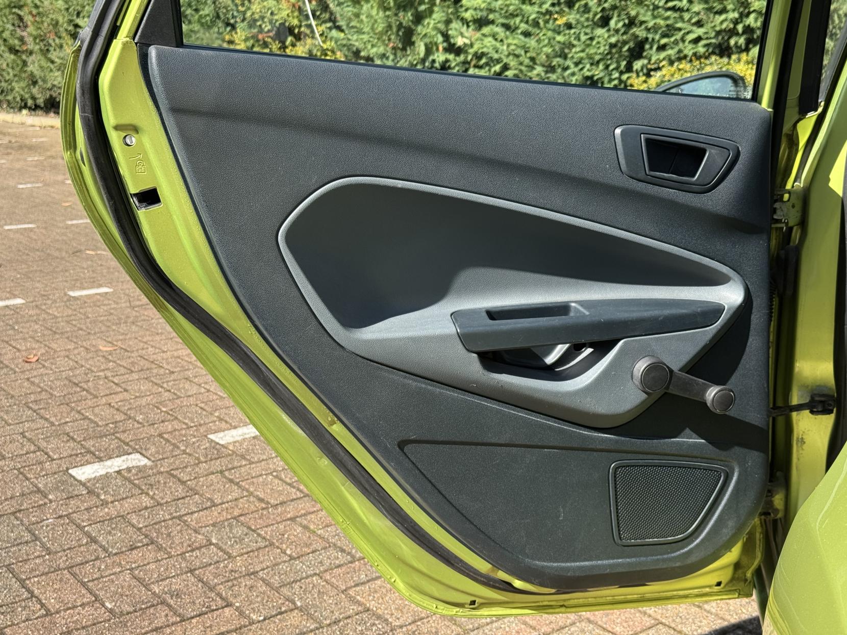 Ford Fiesta 1.25 Zetec Hatchback 5dr Petrol Manual (133 g/km, 81 bhp)