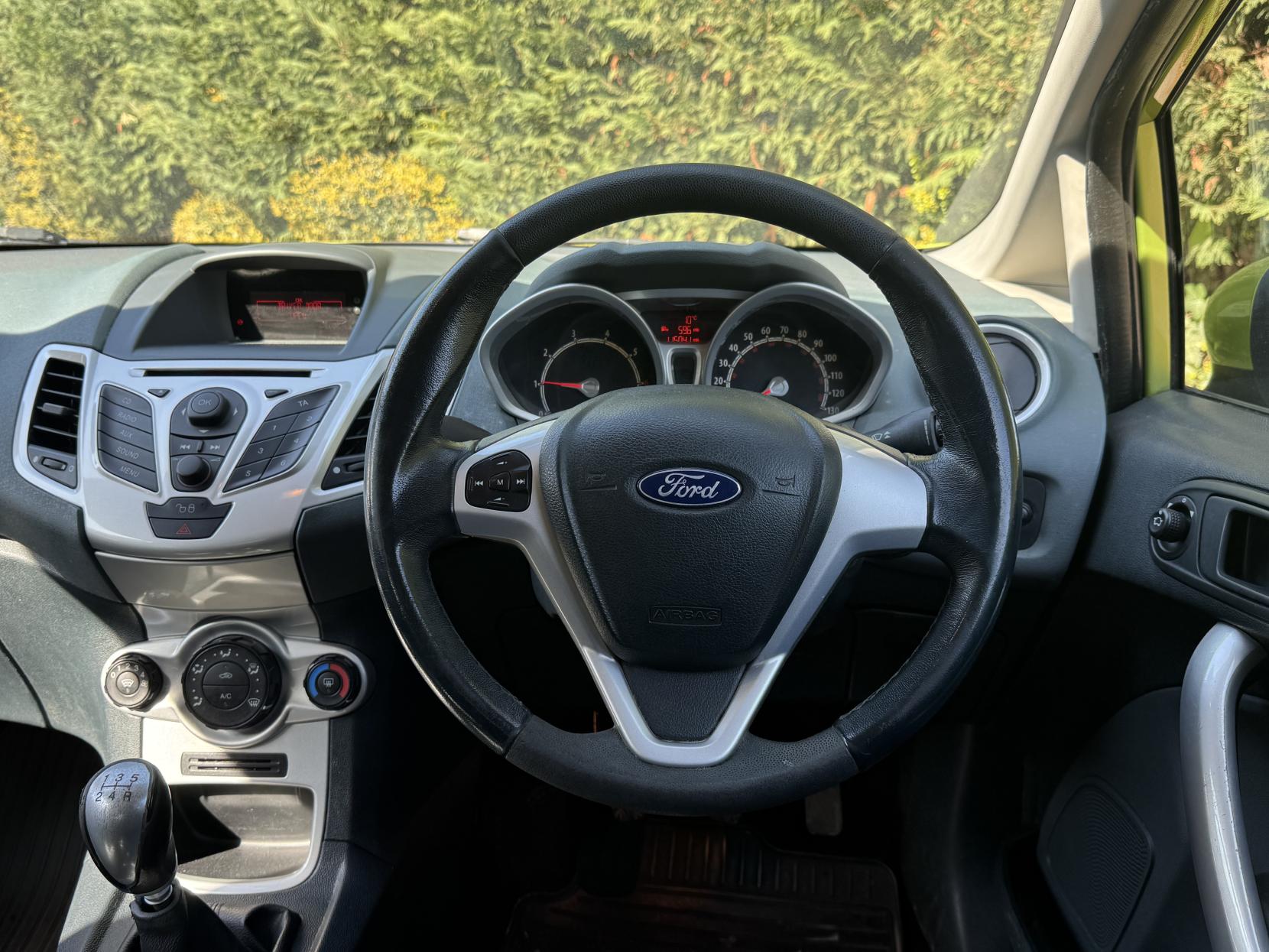 Ford Fiesta 1.25 Zetec Hatchback 5dr Petrol Manual (133 g/km, 81 bhp)