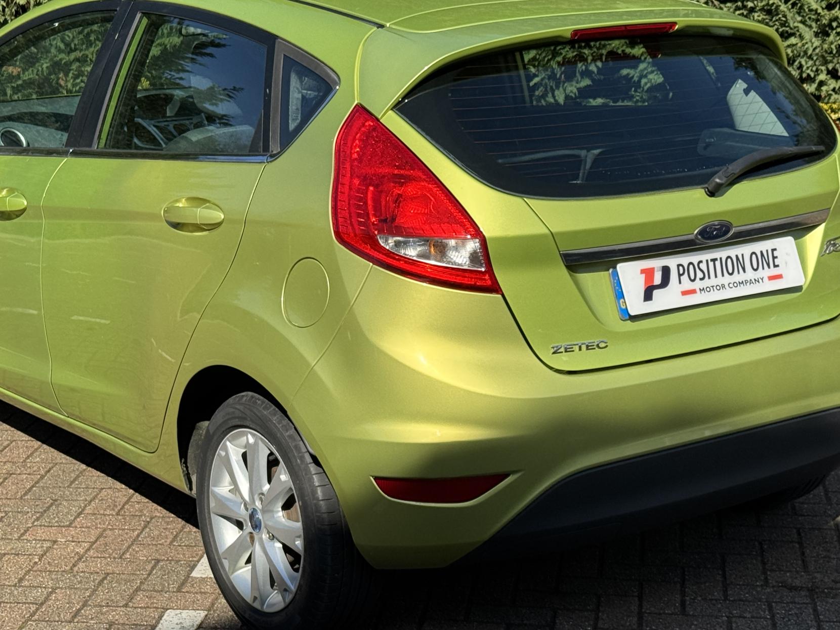 Ford Fiesta 1.25 Zetec Hatchback 5dr Petrol Manual (133 g/km, 81 bhp)