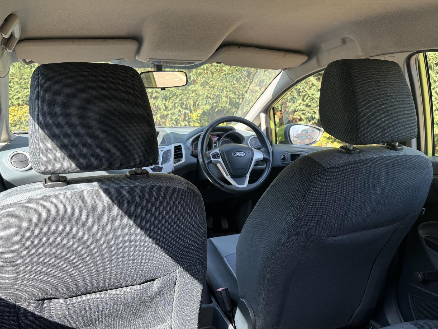 Ford Fiesta 1.25 Zetec Hatchback 5dr Petrol Manual (133 g/km, 81 bhp)