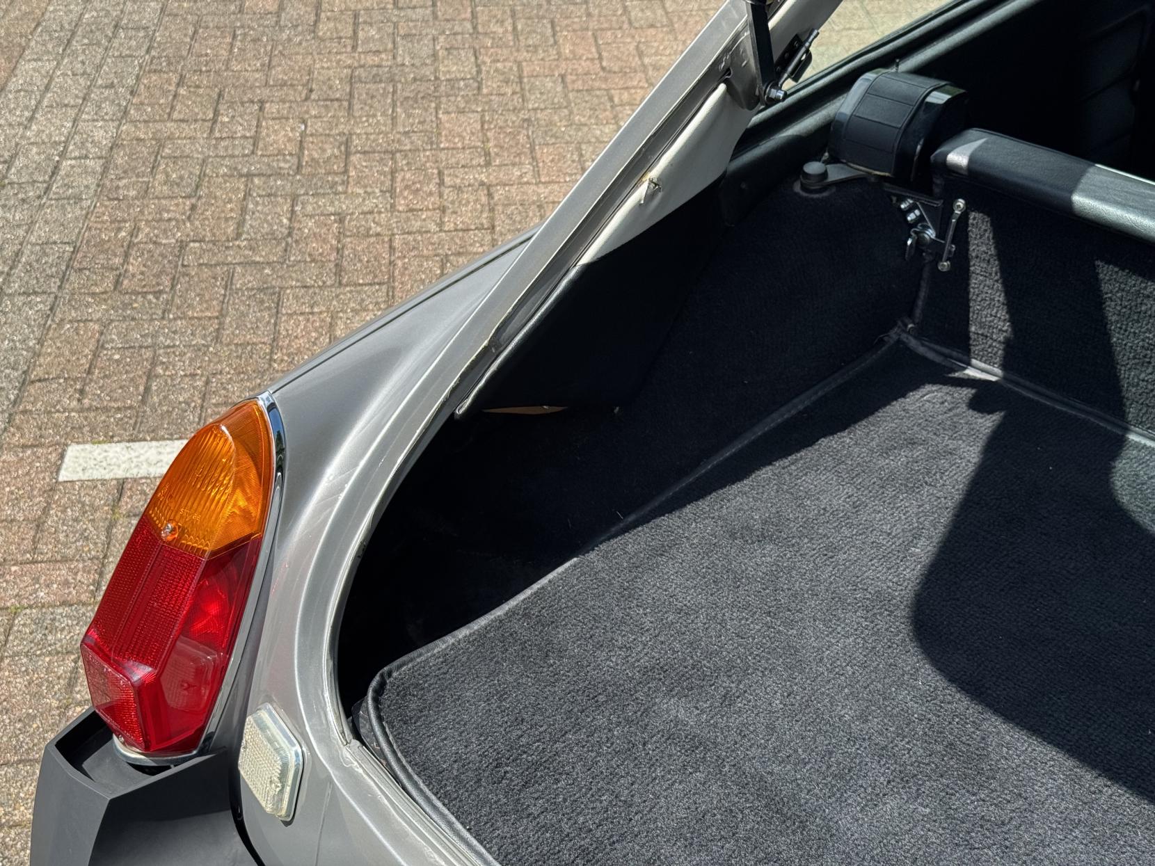 MG MGB GT 1.8 Coupe 2dr Petrol Manual (97 bhp)