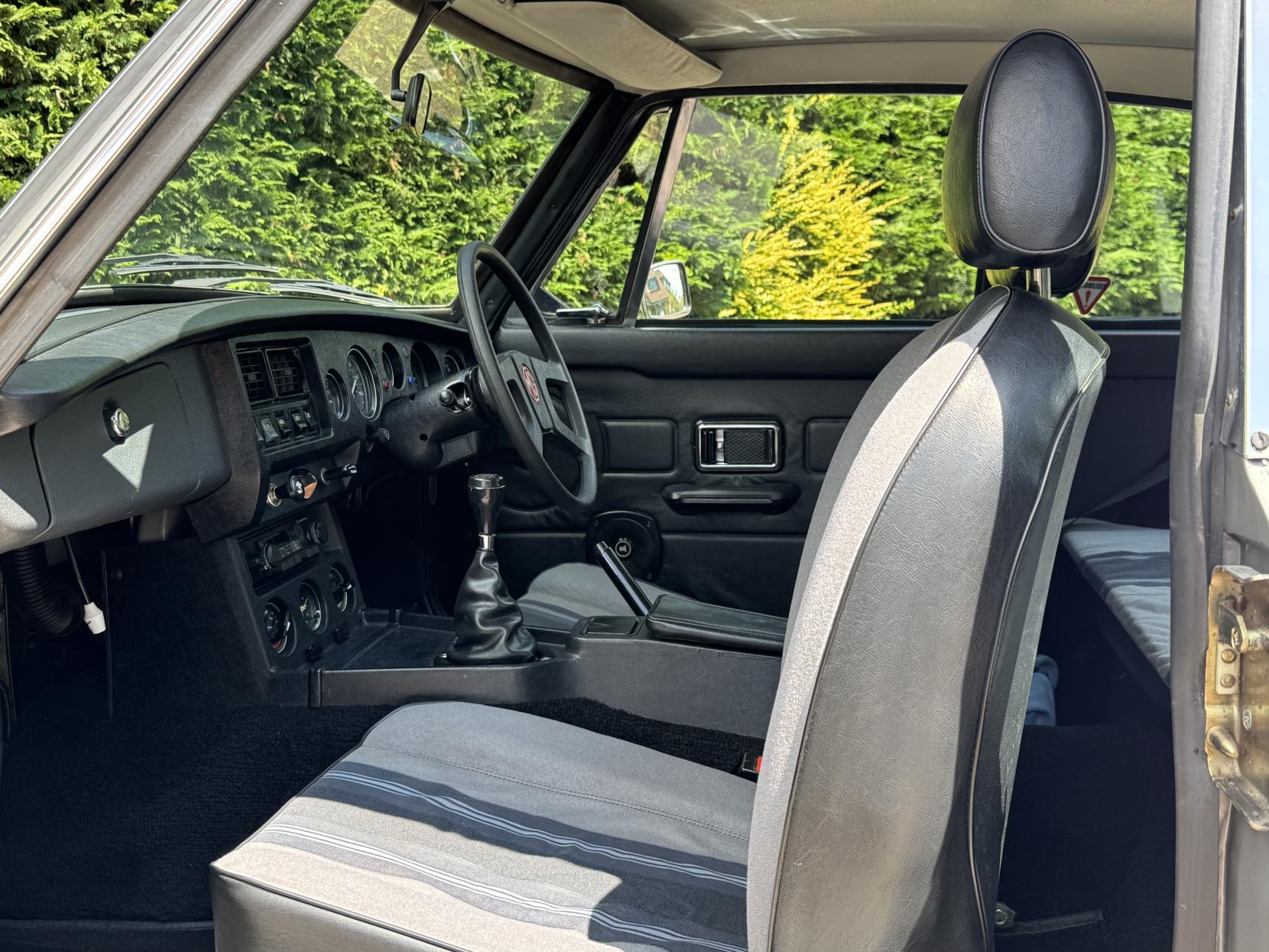 MG MGB GT 1.8 Coupe 2dr Petrol Manual (97 bhp)