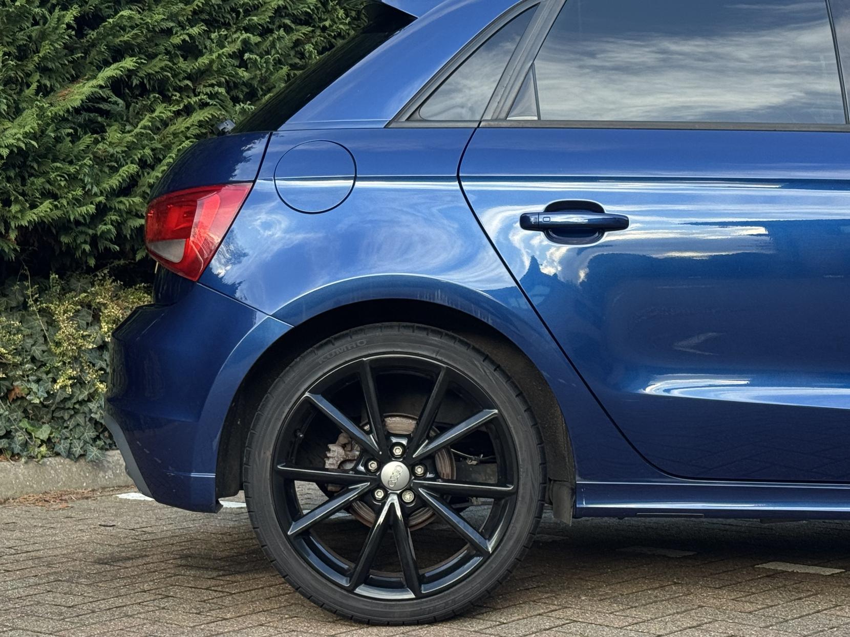 Audi A1 1.4 TFSI Black Edition Sportback 5dr Petrol S Tronic Euro 5 (185 ps)