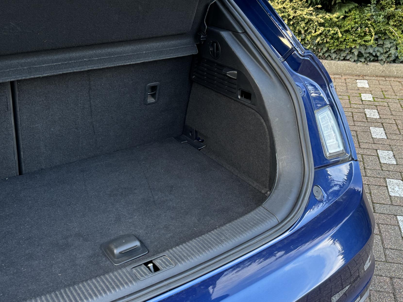 Audi A1 1.4 TFSI Black Edition Sportback 5dr Petrol S Tronic Euro 5 (185 ps)