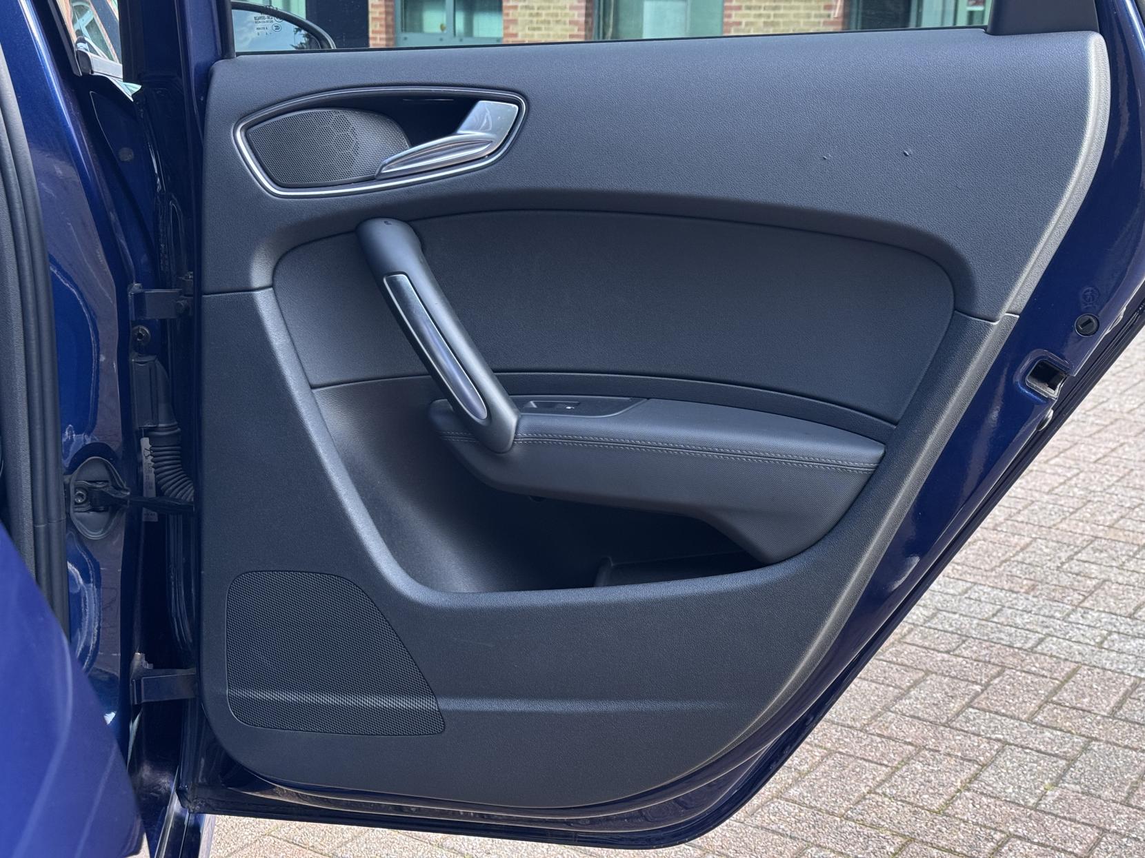 Audi A1 1.4 TFSI Black Edition Sportback 5dr Petrol S Tronic Euro 5 (185 ps)