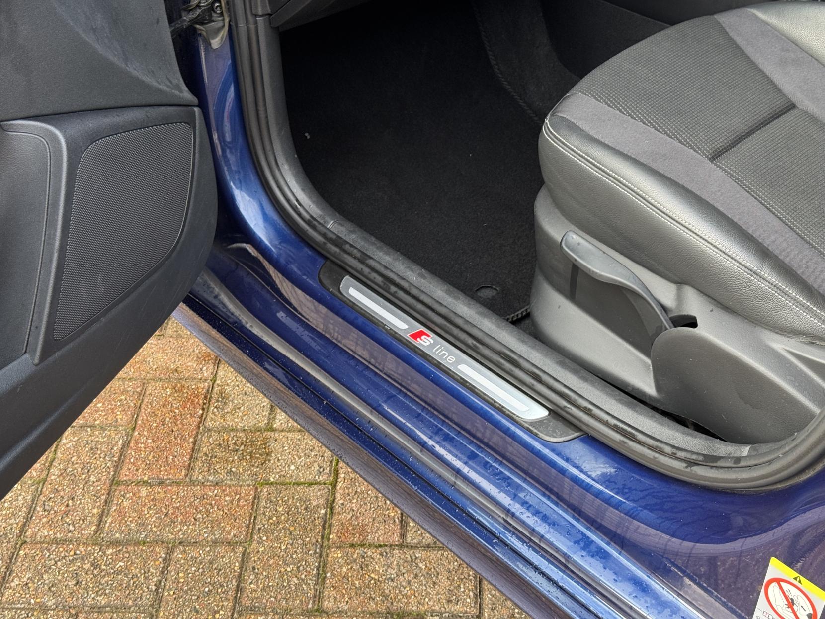 Audi A1 1.4 TFSI Black Edition Sportback 5dr Petrol S Tronic Euro 5 (185 ps)