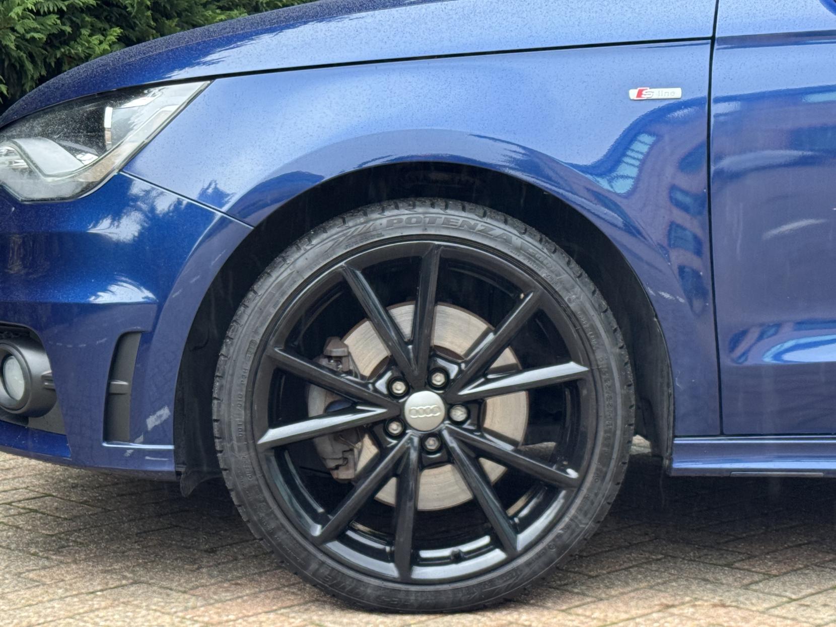 Audi A1 1.4 TFSI Black Edition Sportback 5dr Petrol S Tronic Euro 5 (185 ps)