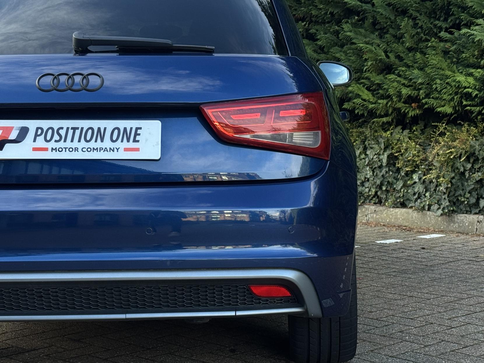 Audi A1 1.4 TFSI Black Edition Sportback 5dr Petrol S Tronic Euro 5 (185 ps)