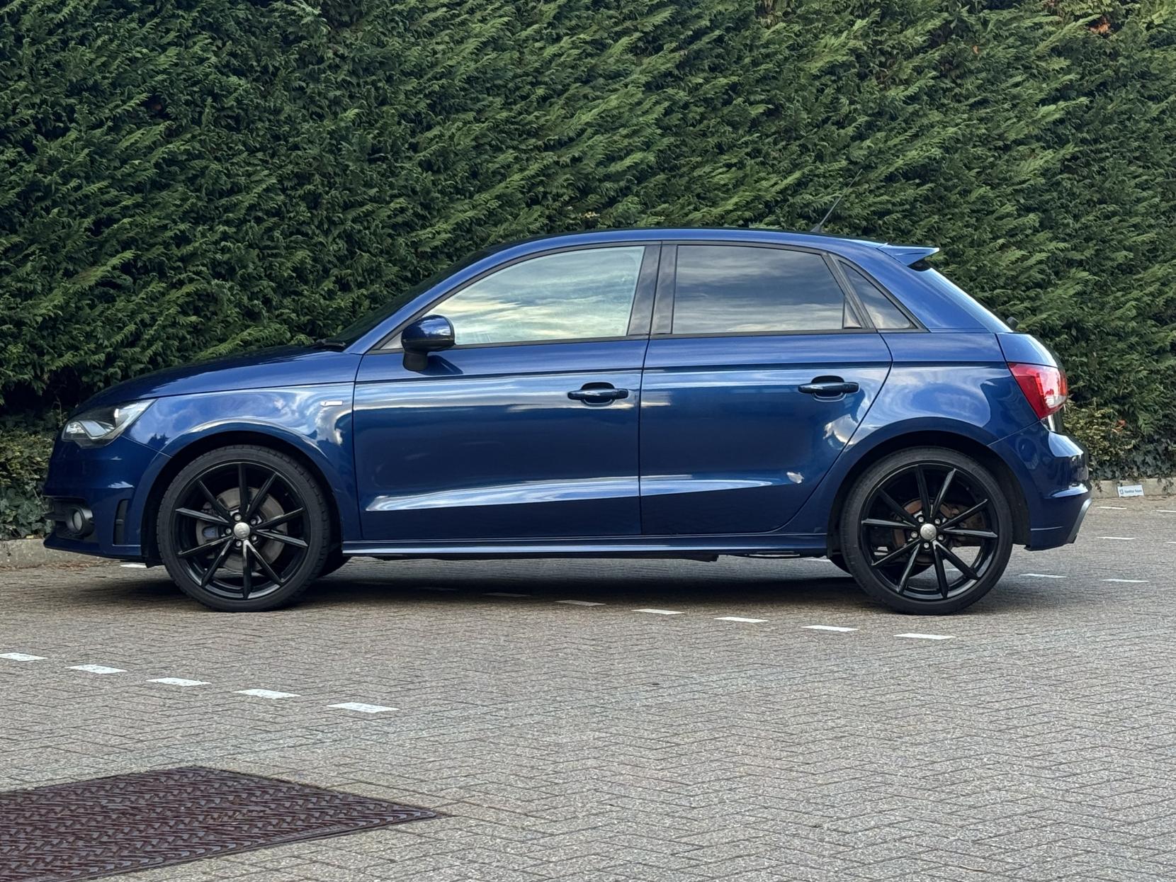 Audi A1 1.4 TFSI Black Edition Sportback 5dr Petrol S Tronic Euro 5 (185 ps)