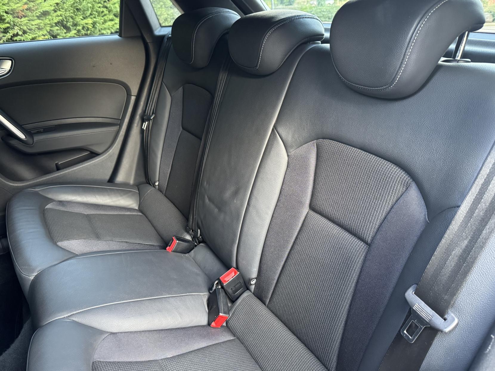 Audi A1 1.4 TFSI Black Edition Sportback 5dr Petrol S Tronic Euro 5 (185 ps)