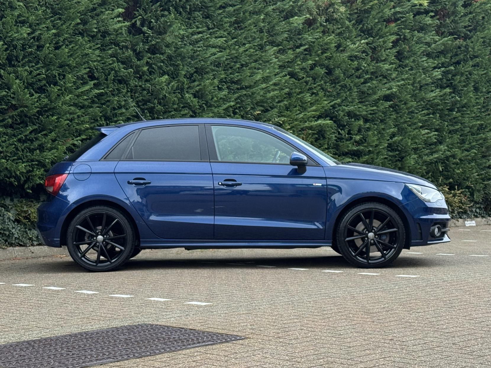 Audi A1 1.4 TFSI Black Edition Sportback 5dr Petrol S Tronic Euro 5 (185 ps)