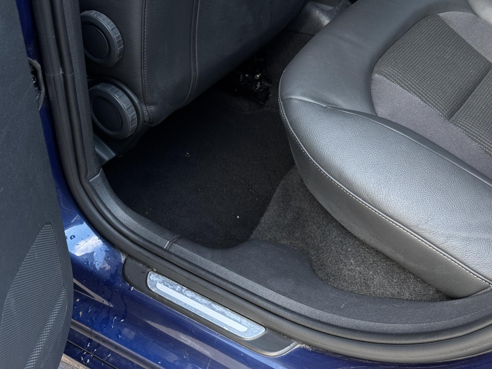 Audi A1 1.4 TFSI Black Edition Sportback 5dr Petrol S Tronic Euro 5 (185 ps)