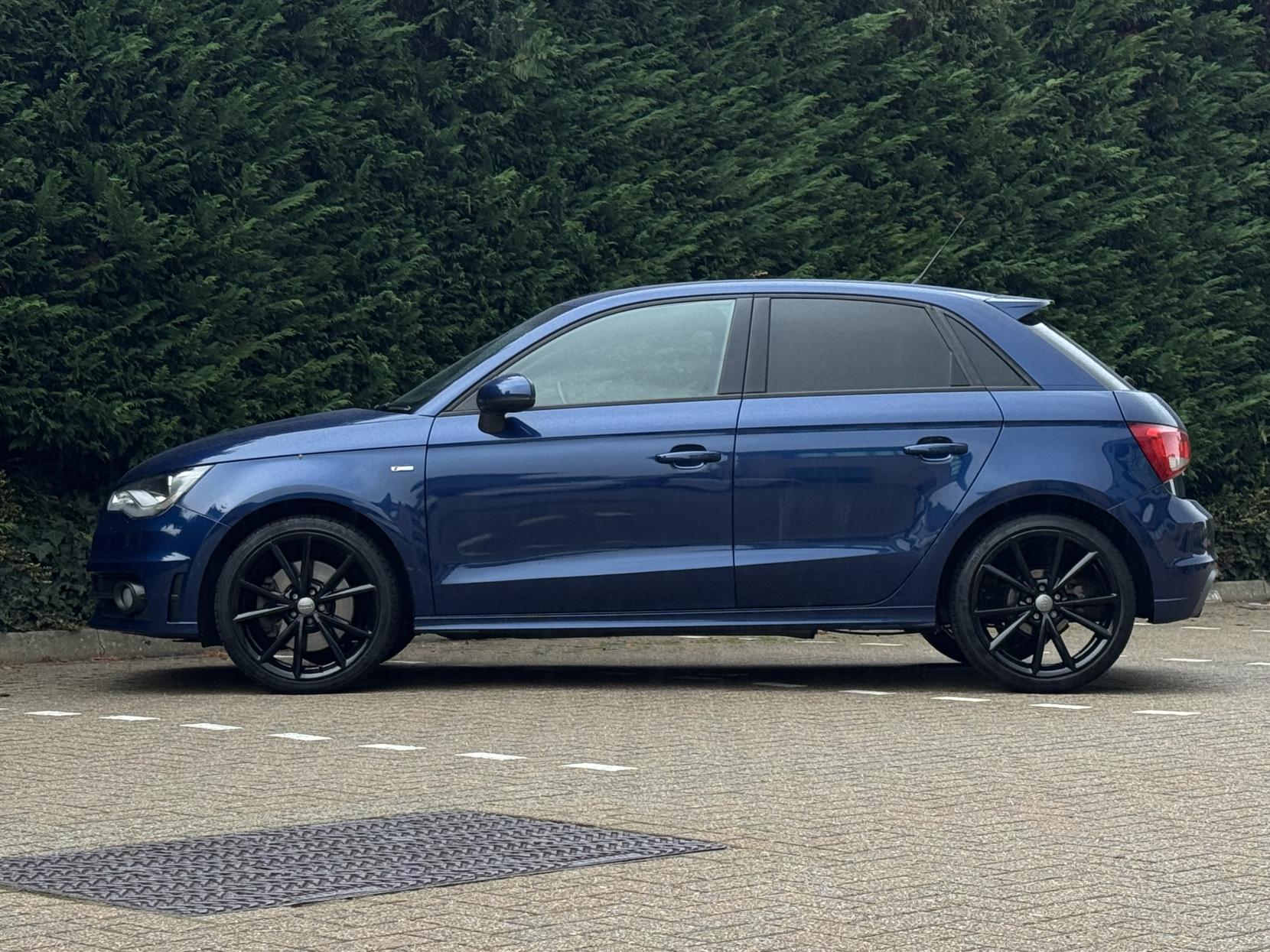 Audi A1 1.4 TFSI Black Edition Sportback 5dr Petrol S Tronic Euro 5 (185 ps)