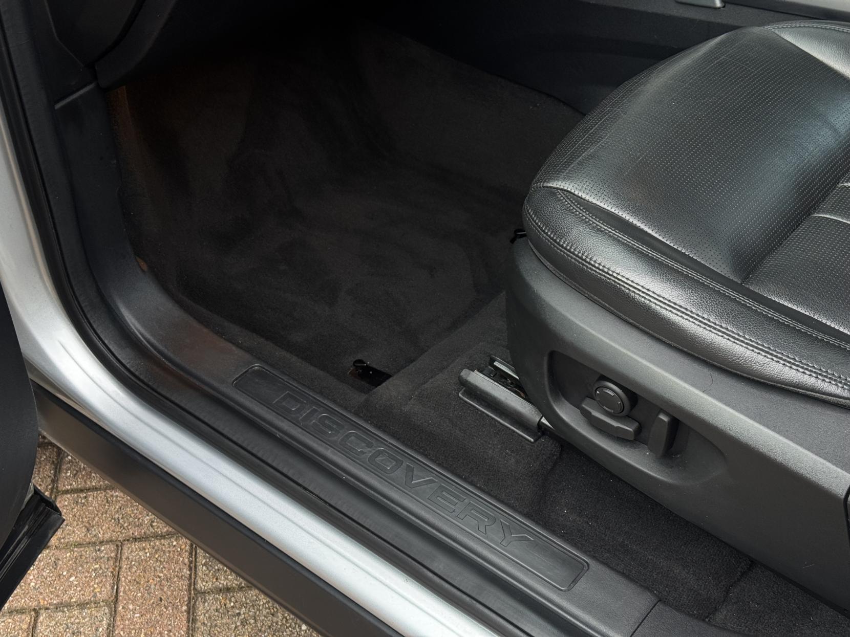 Land Rover Discovery Sport 2.0 Si4 HSE SUV 5dr Petrol Auto 4WD Euro 6 (s/s) (240 ps)