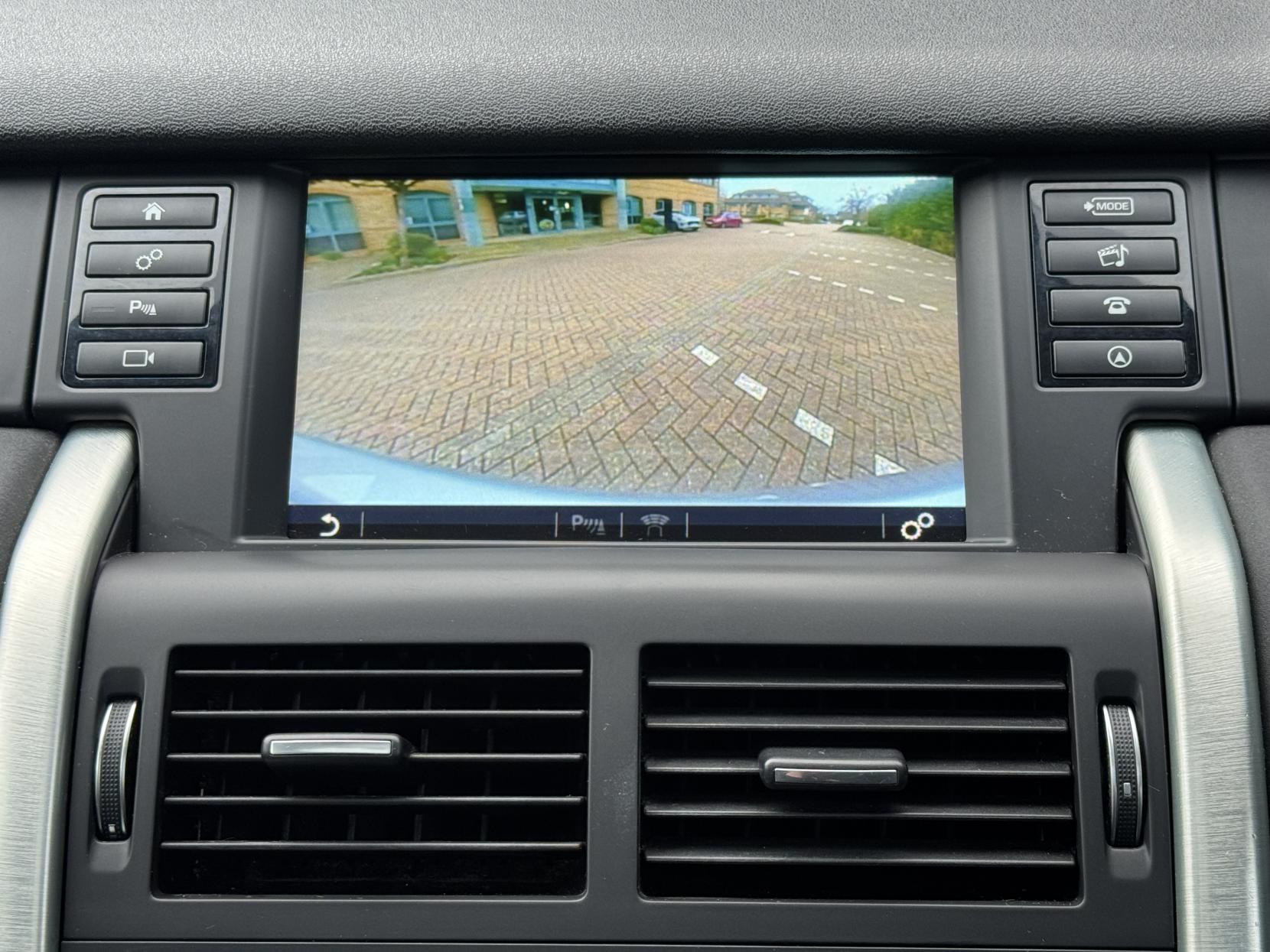 Land Rover Discovery Sport 2.0 Si4 HSE SUV 5dr Petrol Auto 4WD Euro 6 (s/s) (240 ps)