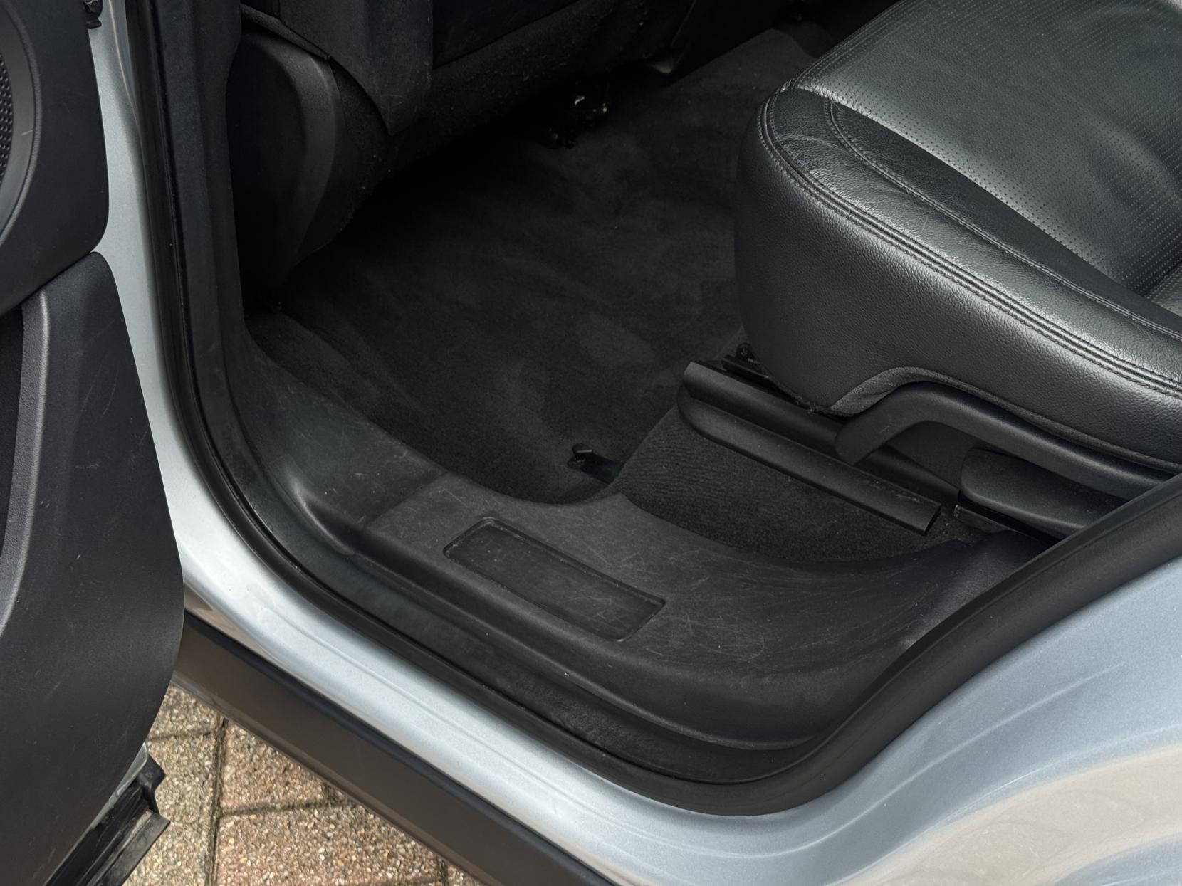 Land Rover Discovery Sport 2.0 Si4 HSE SUV 5dr Petrol Auto 4WD Euro 6 (s/s) (240 ps)