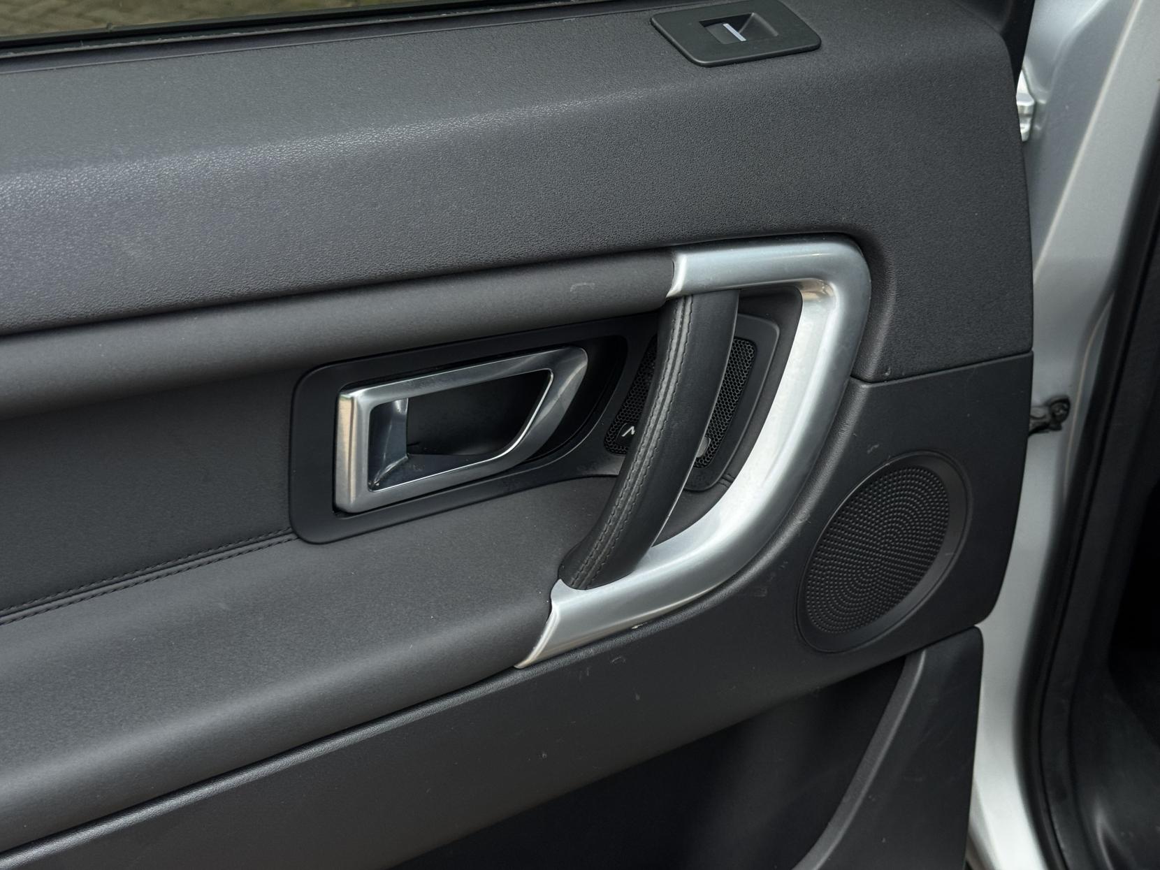 Land Rover Discovery Sport 2.0 Si4 HSE SUV 5dr Petrol Auto 4WD Euro 6 (s/s) (240 ps)