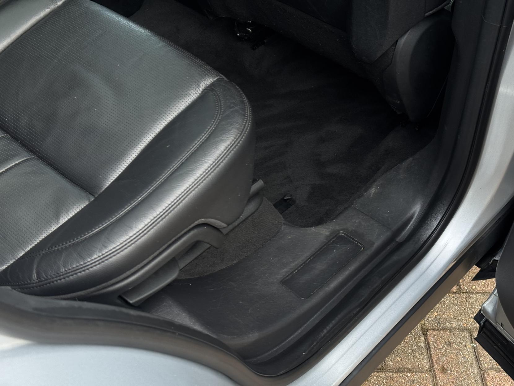 Land Rover Discovery Sport 2.0 Si4 HSE SUV 5dr Petrol Auto 4WD Euro 6 (s/s) (240 ps)