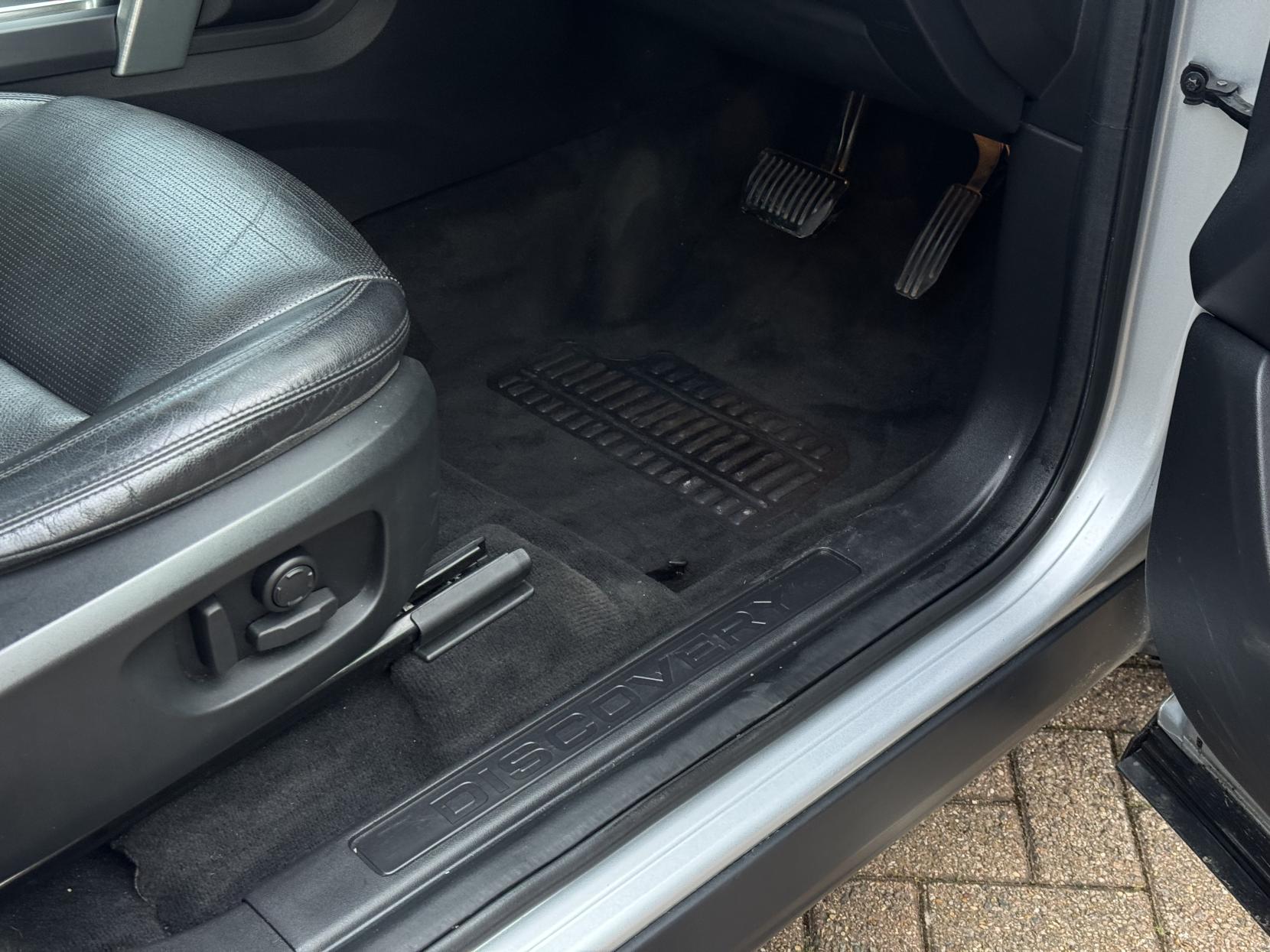 Land Rover Discovery Sport 2.0 Si4 HSE SUV 5dr Petrol Auto 4WD Euro 6 (s/s) (240 ps)