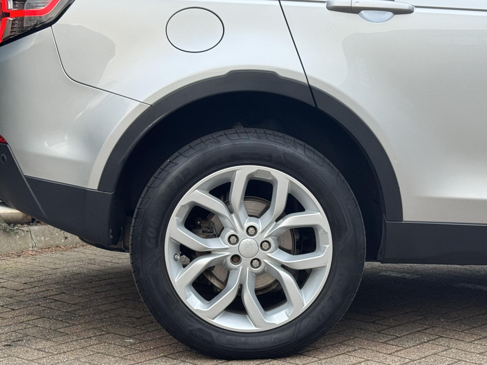 Land Rover Discovery Sport 2.0 Si4 HSE SUV 5dr Petrol Auto 4WD Euro 6 (s/s) (240 ps)