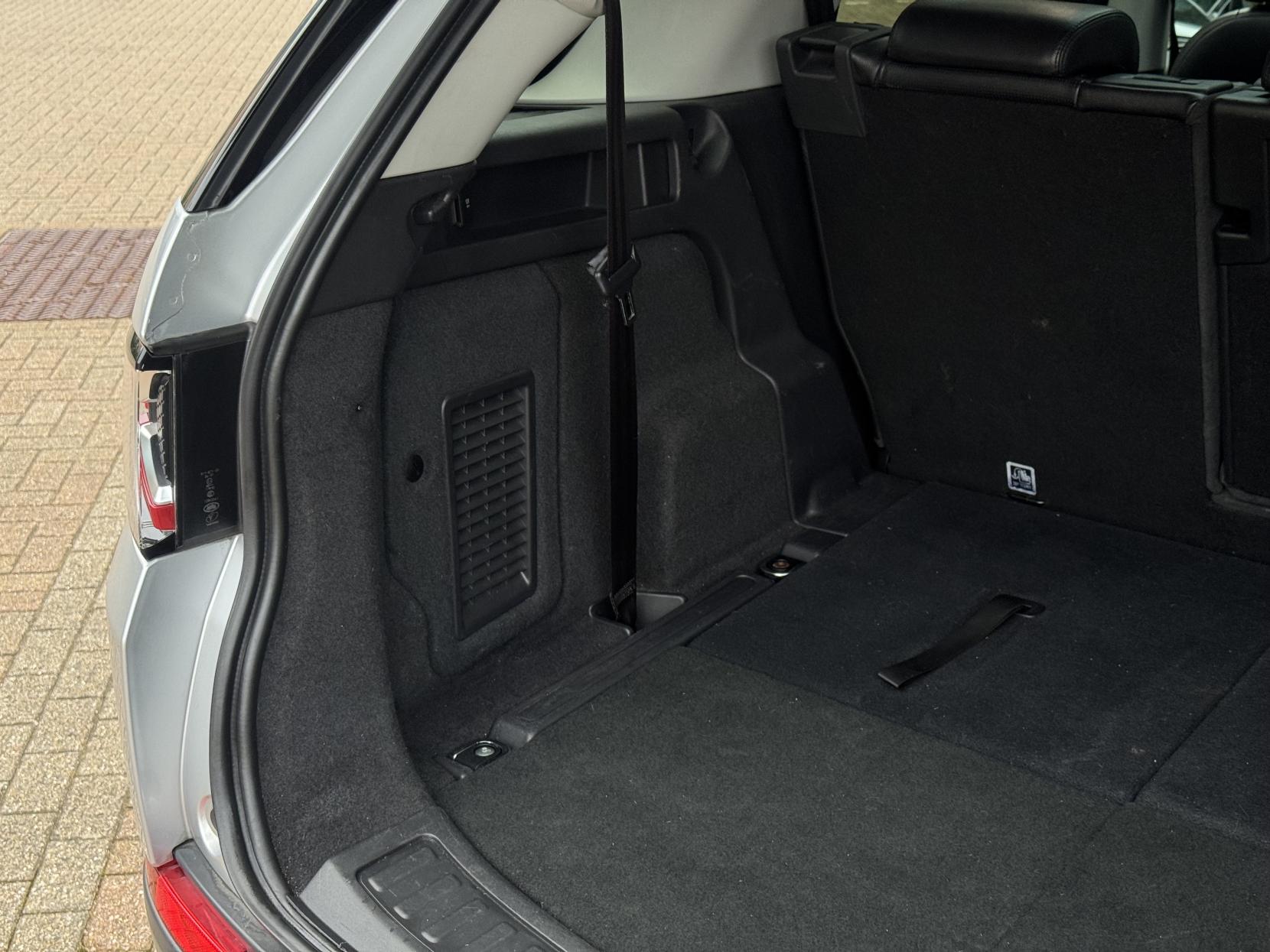 Land Rover Discovery Sport 2.0 Si4 HSE SUV 5dr Petrol Auto 4WD Euro 6 (s/s) (240 ps)