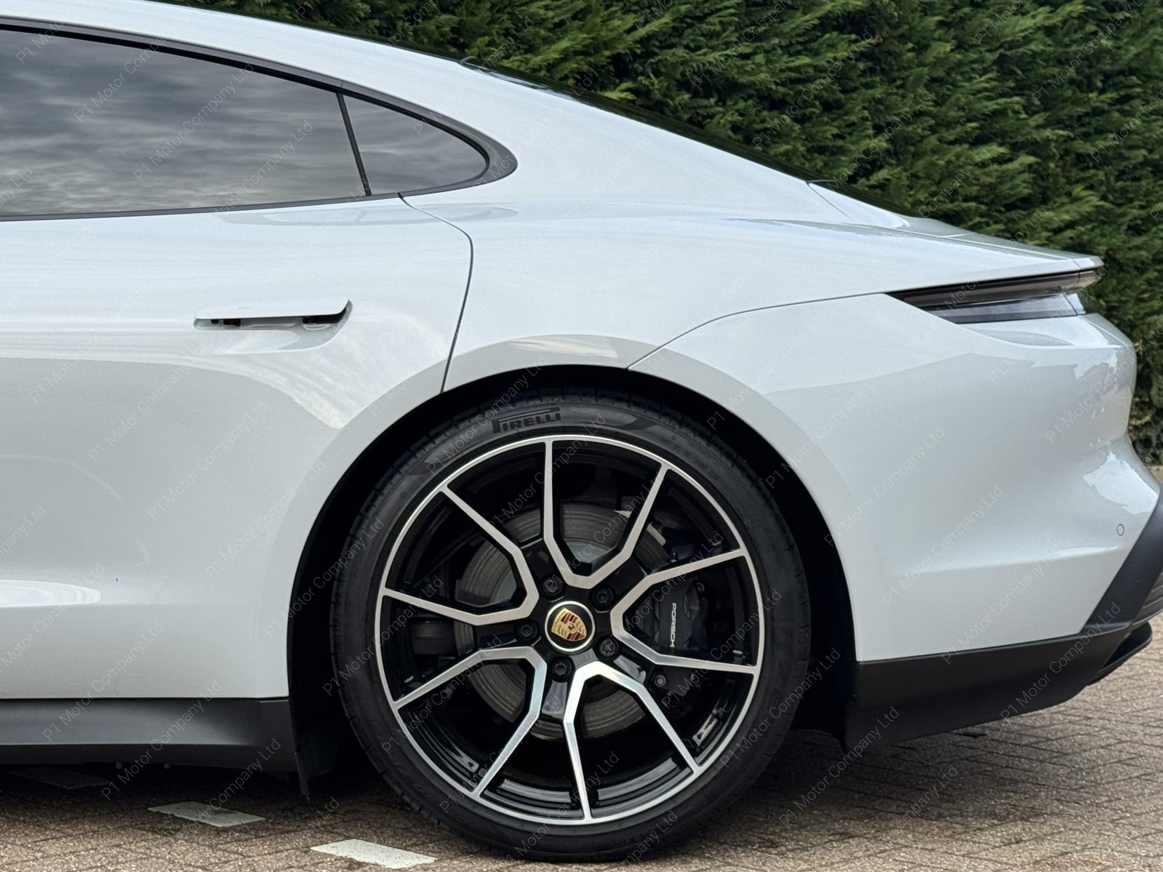 Porsche Taycan Performance Plus 93.4kWh Saloon 4dr Electric Auto RWD (11kW Charger) (476 ps)