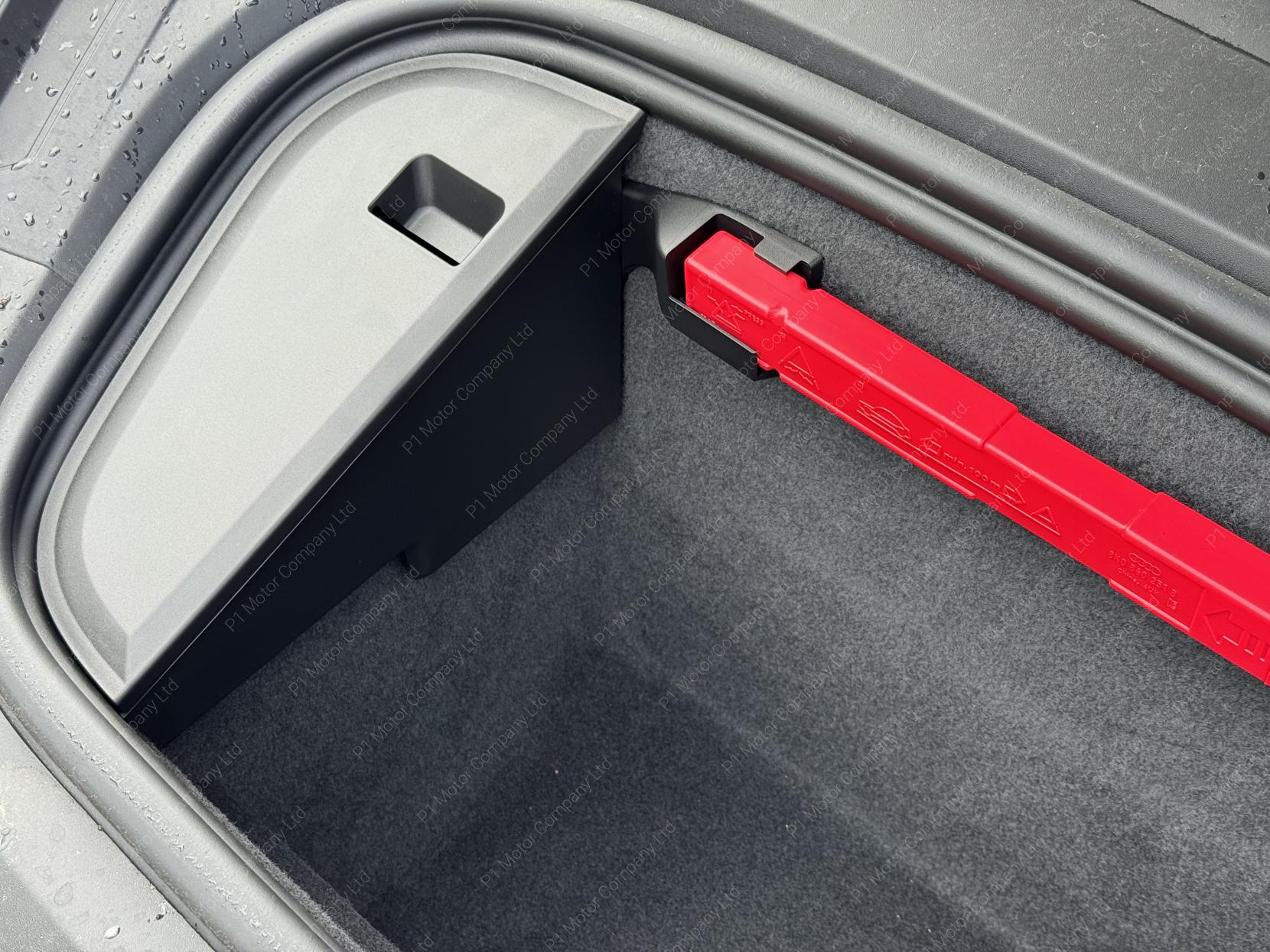 Porsche Taycan Performance Plus 93.4kWh Saloon 4dr Electric Auto RWD (11kW Charger) (476 ps)