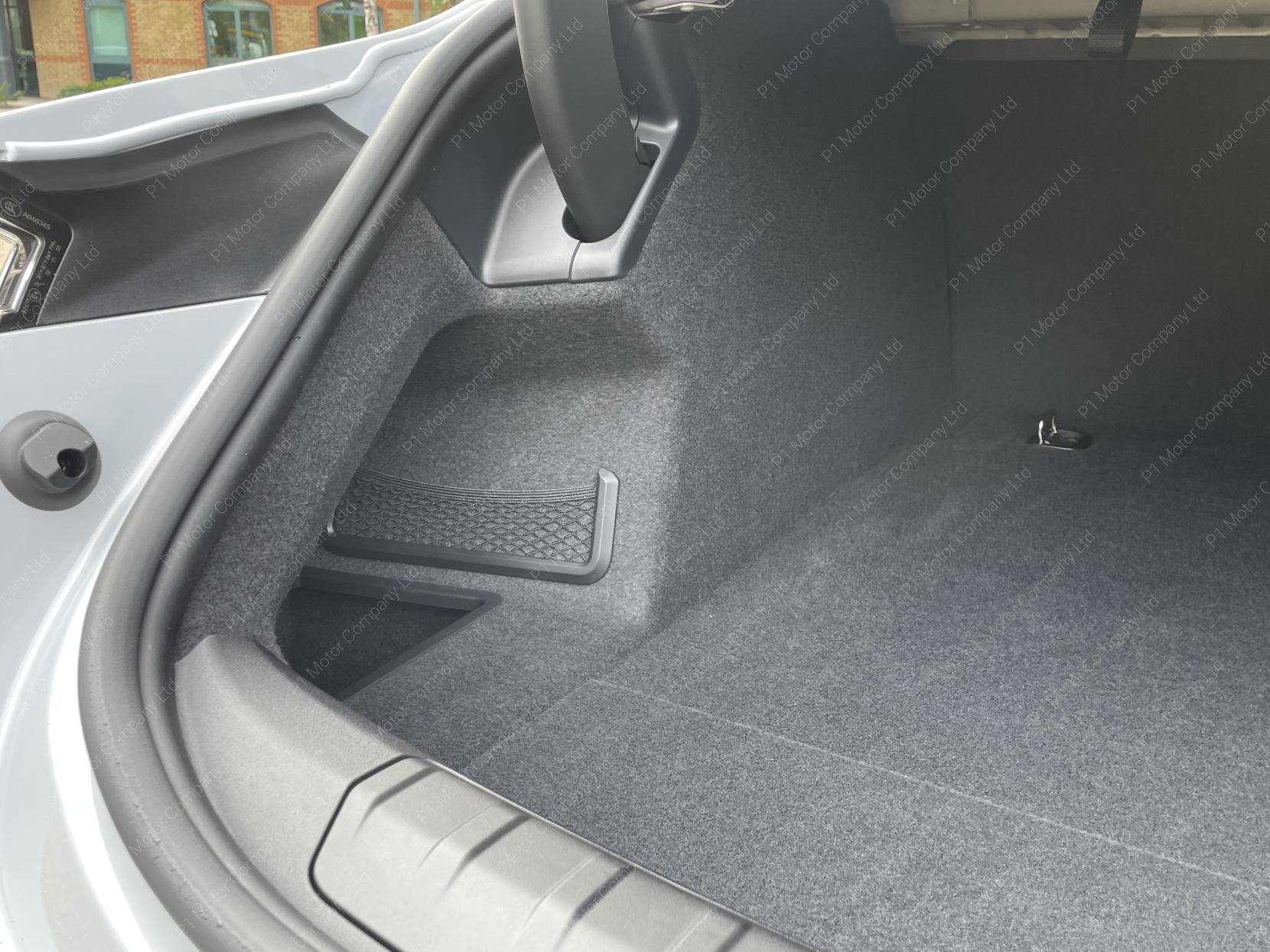 Porsche Taycan Performance Plus 93.4kWh Saloon 4dr Electric Auto RWD (11kW Charger) (476 ps)